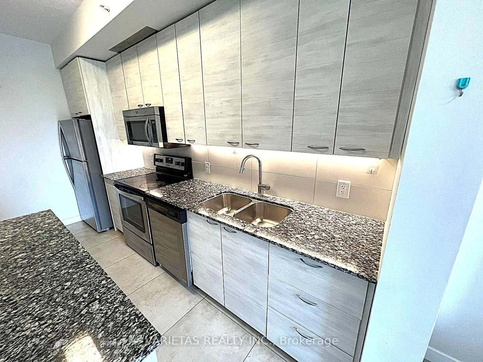 Photo 13 of Unit 522, 280 Lester Street, Waterloo — HOMEH