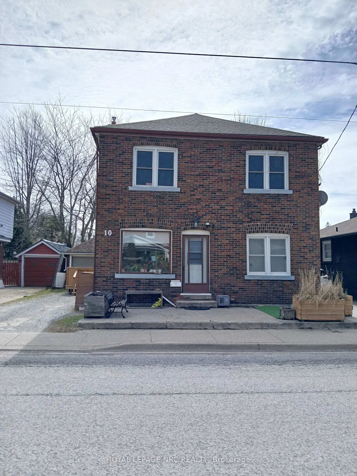 Photo 1 of Unit Upper Unit, 10 Beech Street, St. Catharines, Downtown — HOMEH