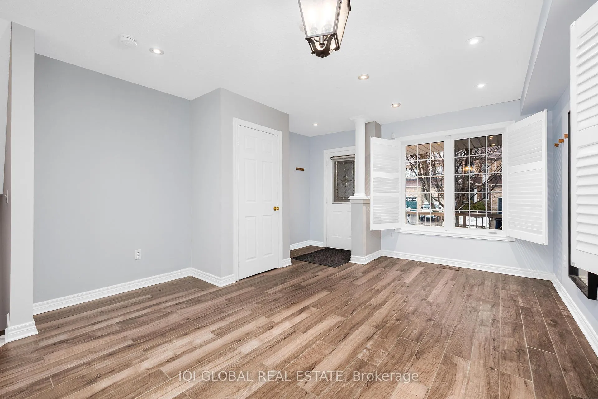 Photo 3 of 72 Park Place Drive, Markham, Greensborough — HOMEH