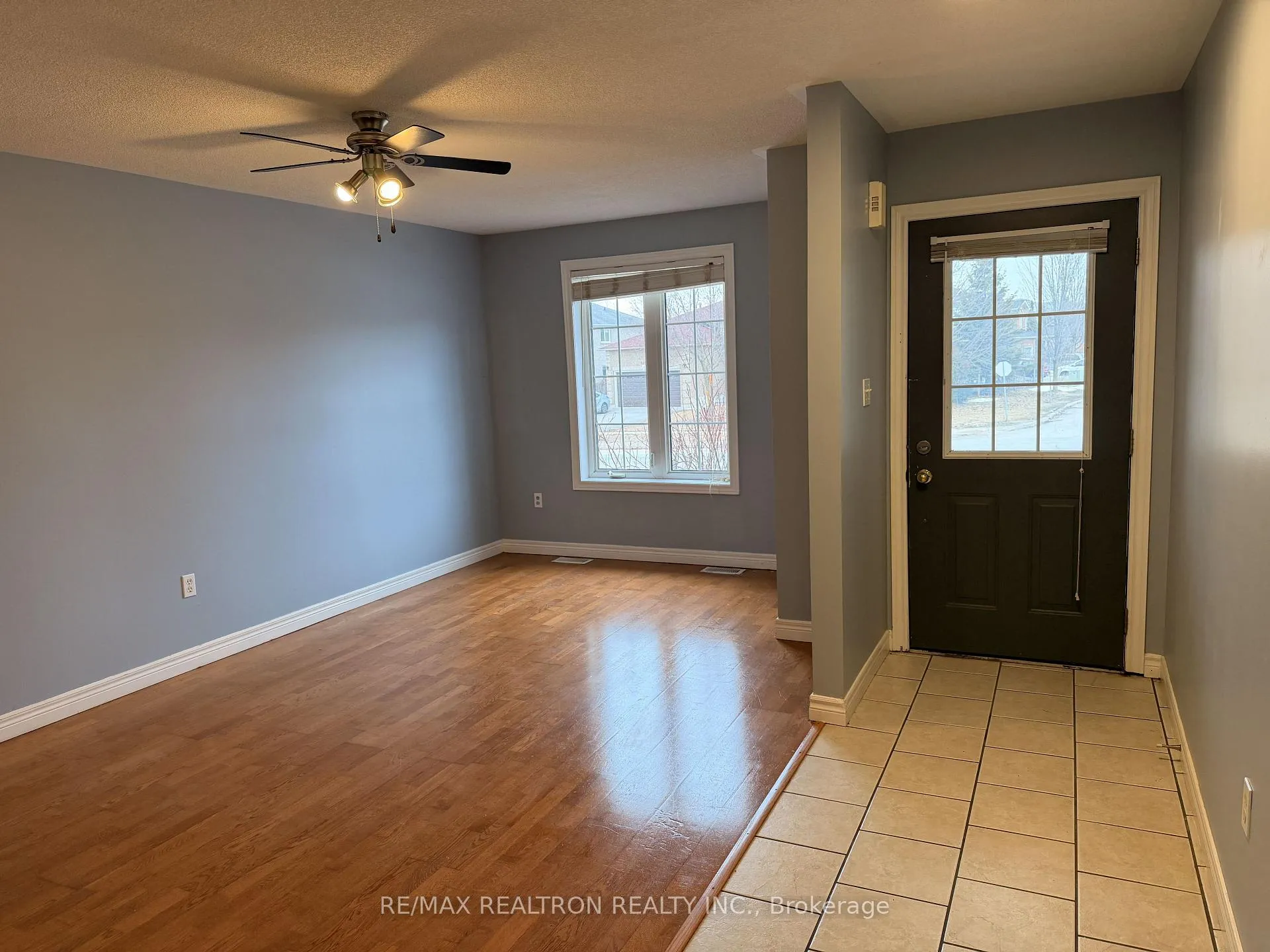 Photo 2 of Unit Upper, 323 Johnson Street, Barrie, Georgian Drive — HOMEH