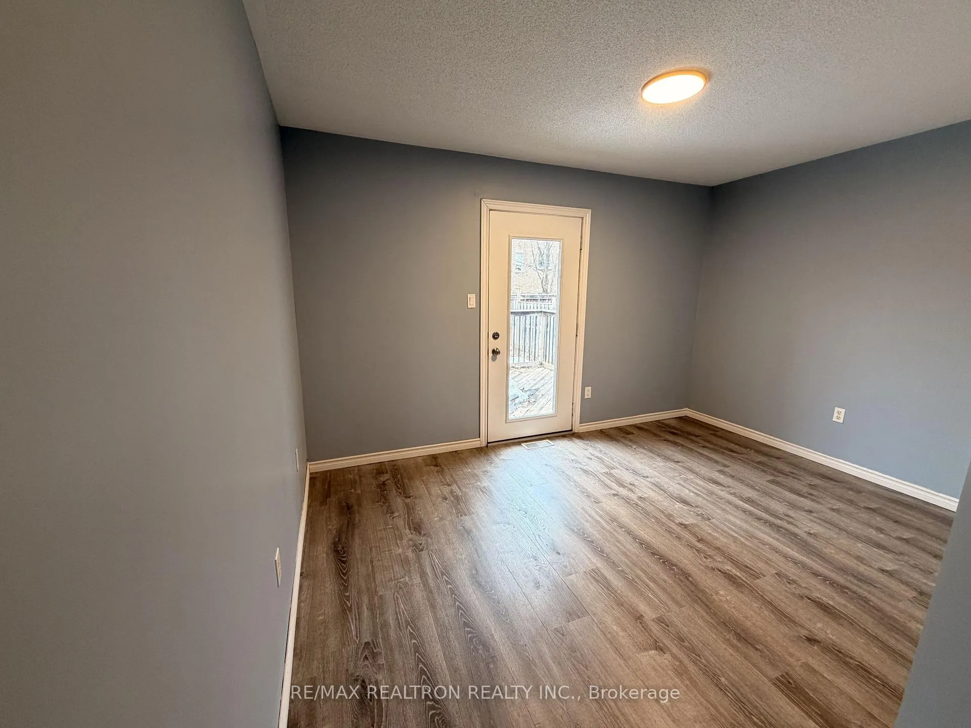 Photo 9 of Unit Upper, 323 Johnson Street, Barrie, Georgian Drive — HOMEH