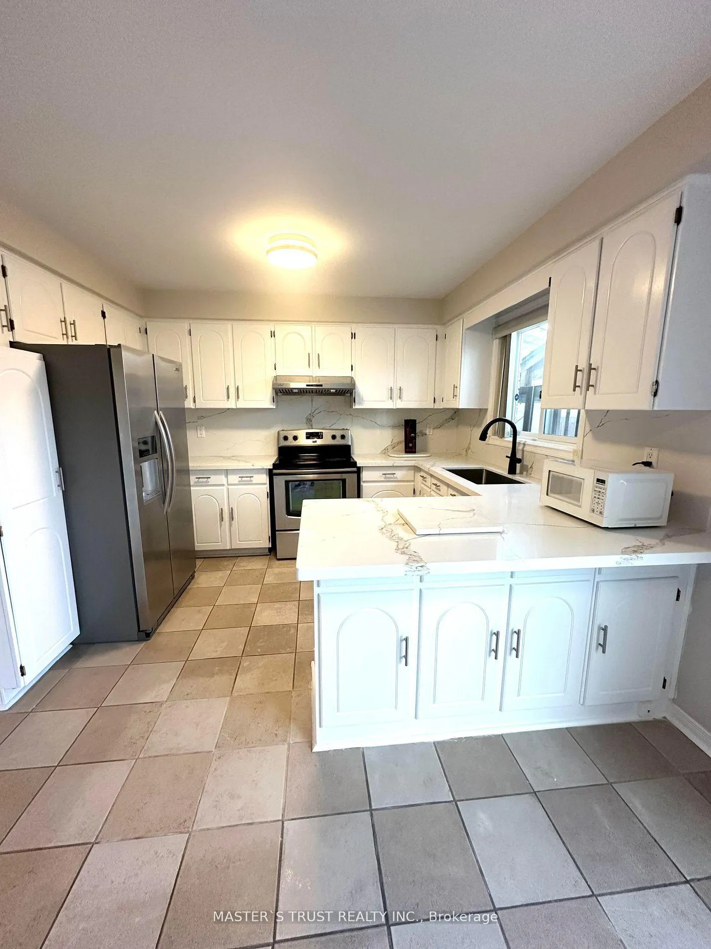 Photo 4 of 5 Empringham Crescent, Markham, Milliken Mills West — HOMEH