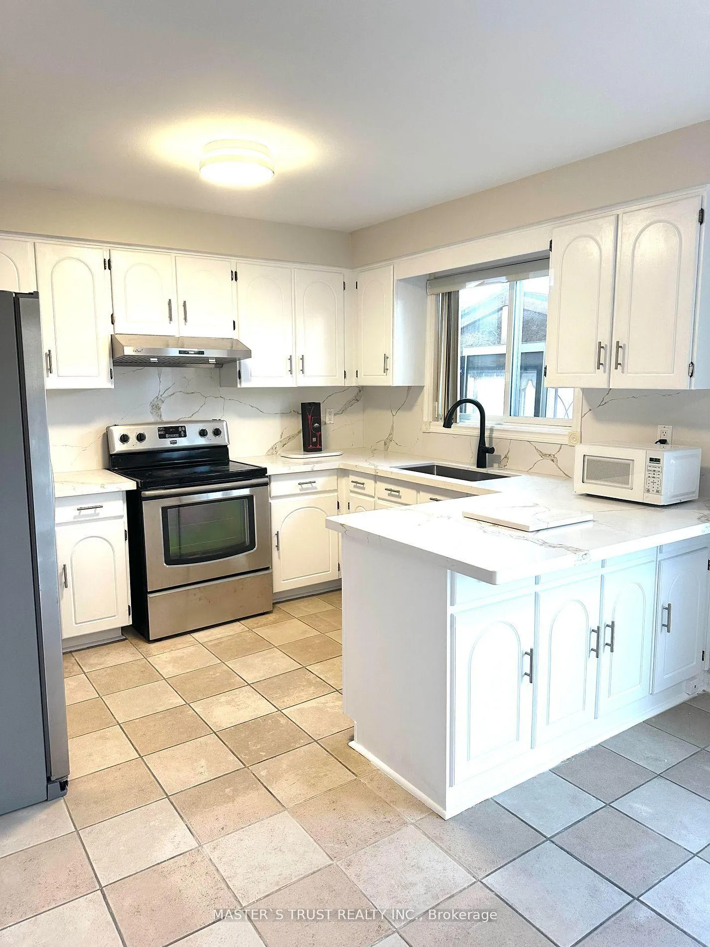 Photo 5 of 5 Empringham Crescent, Markham, Milliken Mills West — HOMEH