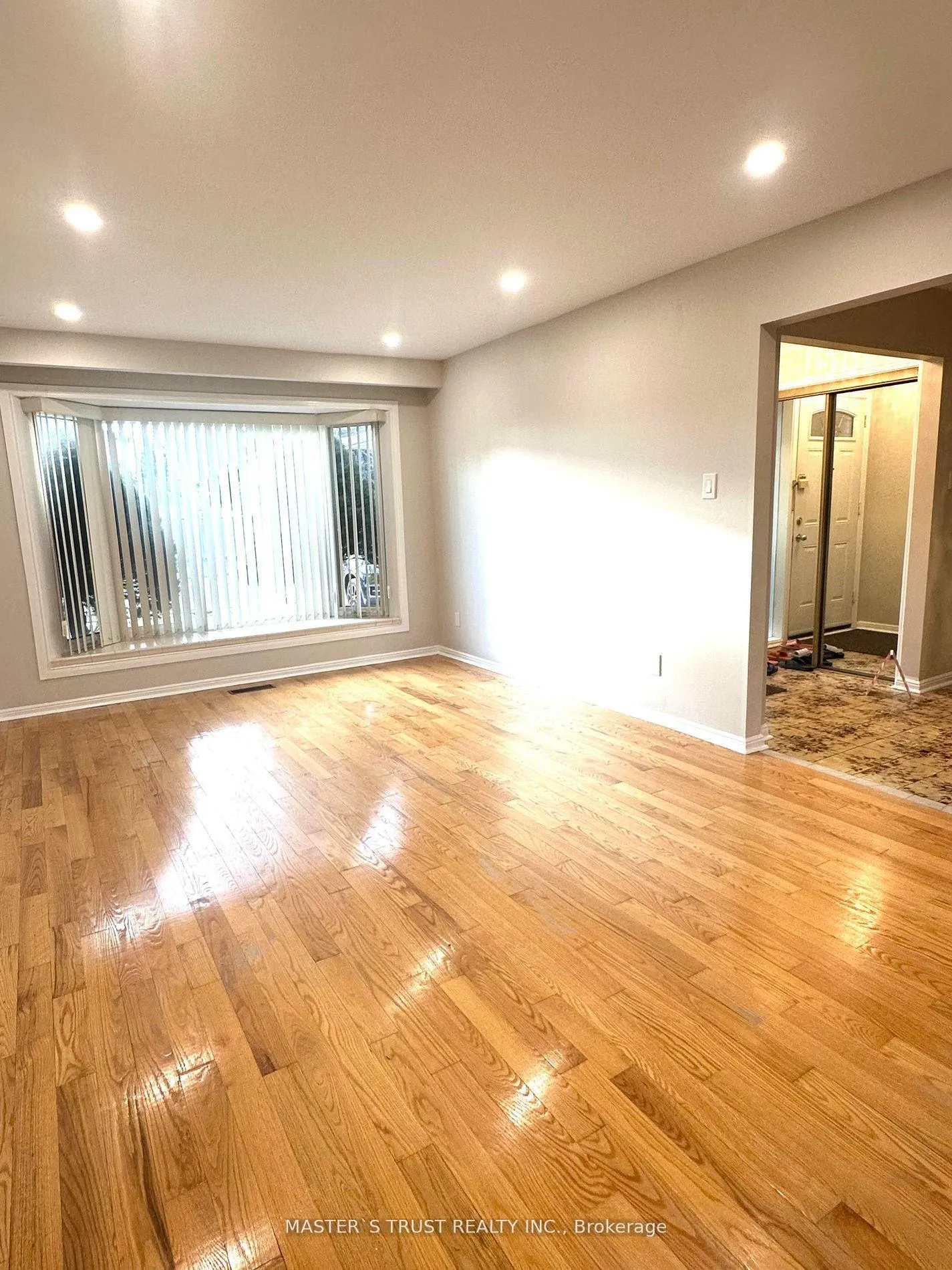 Photo 7 of 5 Empringham Crescent, Markham, Milliken Mills West — HOMEH