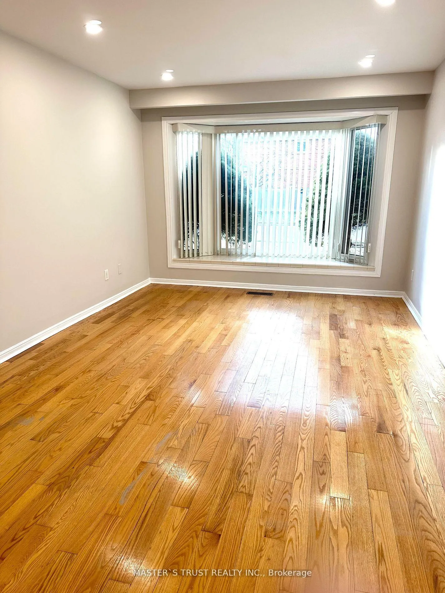 Photo 8 of 5 Empringham Crescent, Markham, Milliken Mills West — HOMEH