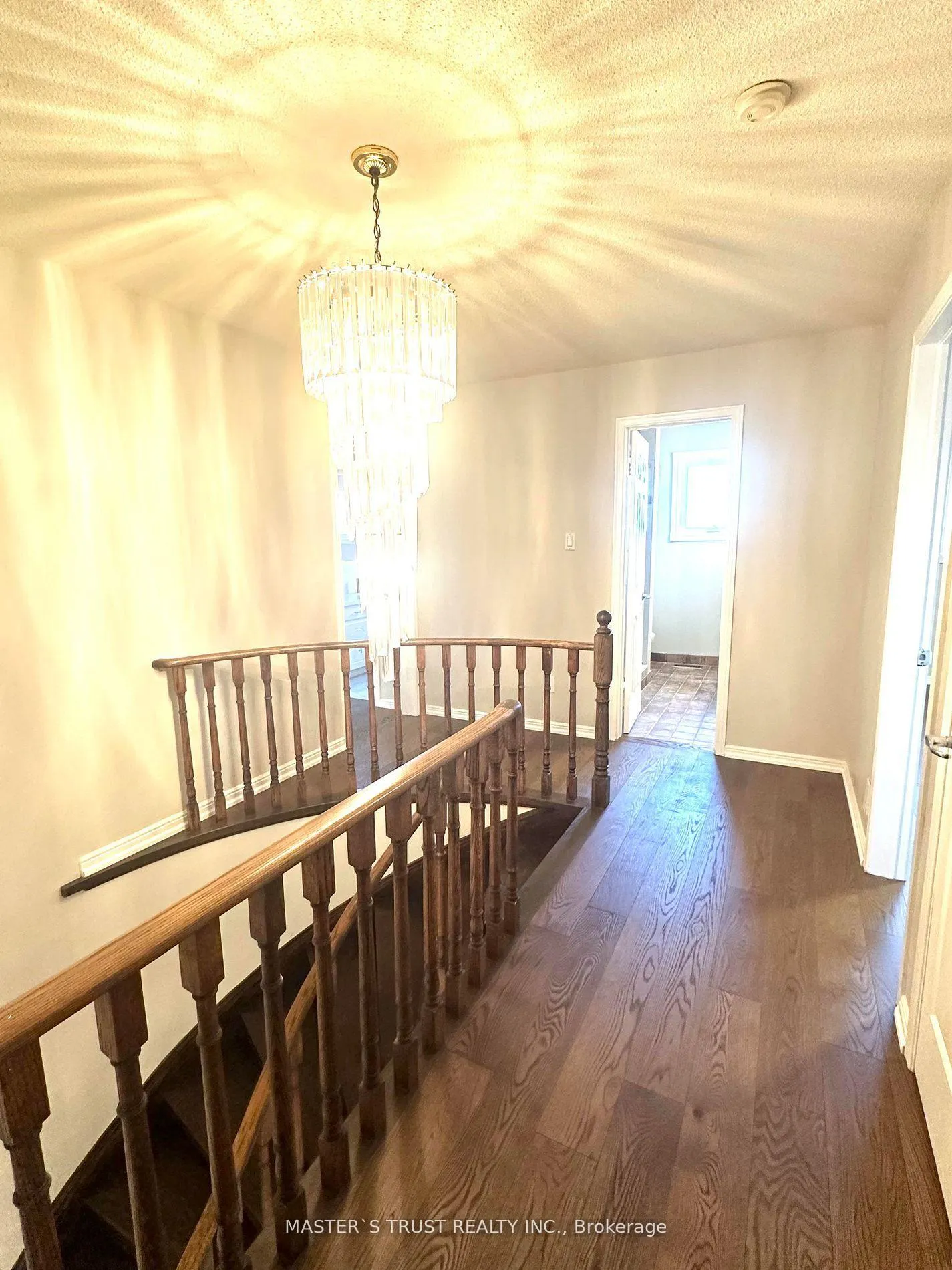 Photo 9 of 5 Empringham Crescent, Markham, Milliken Mills West — HOMEH