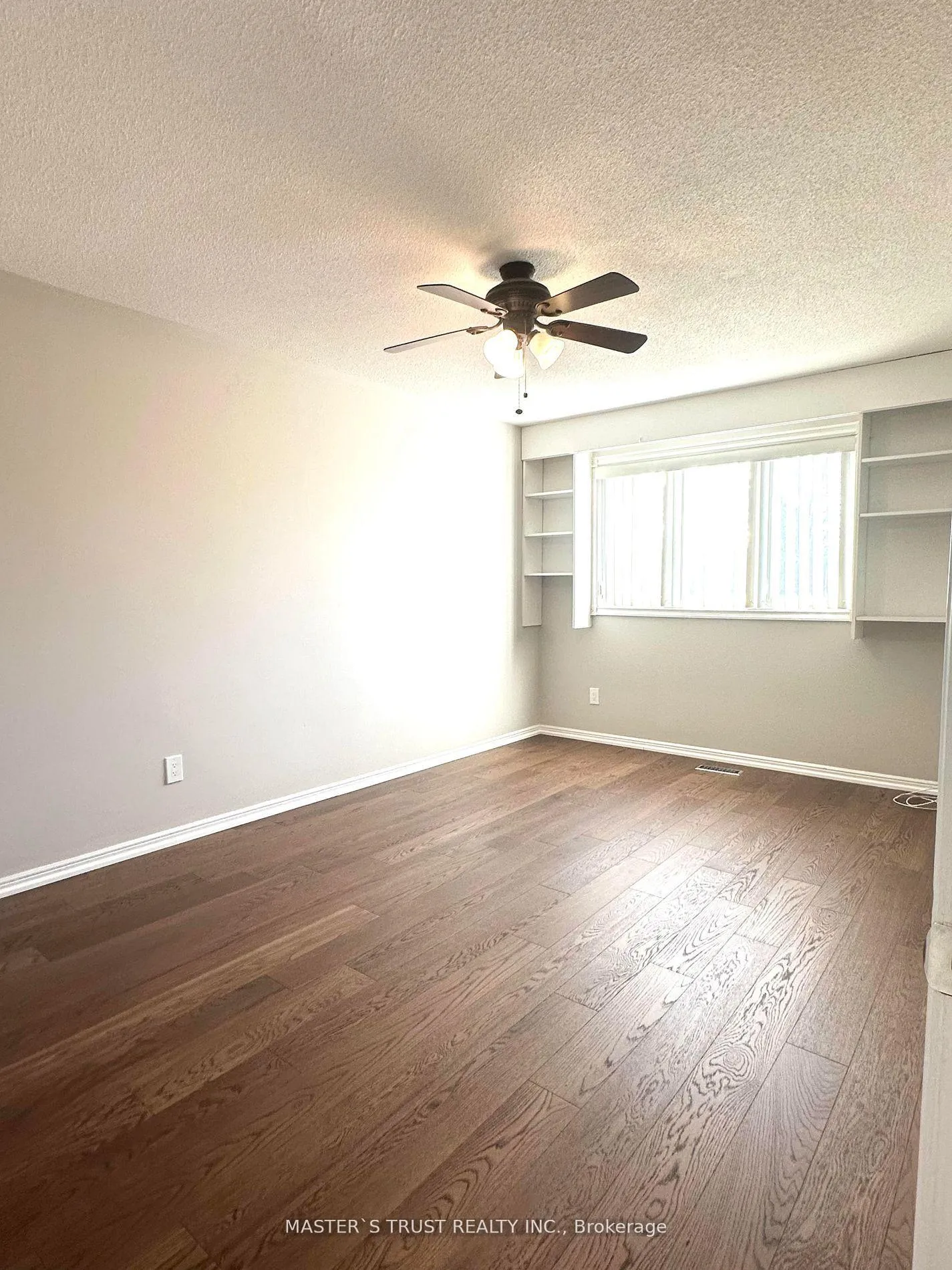 Photo 10 of 5 Empringham Crescent, Markham, Milliken Mills West — HOMEH