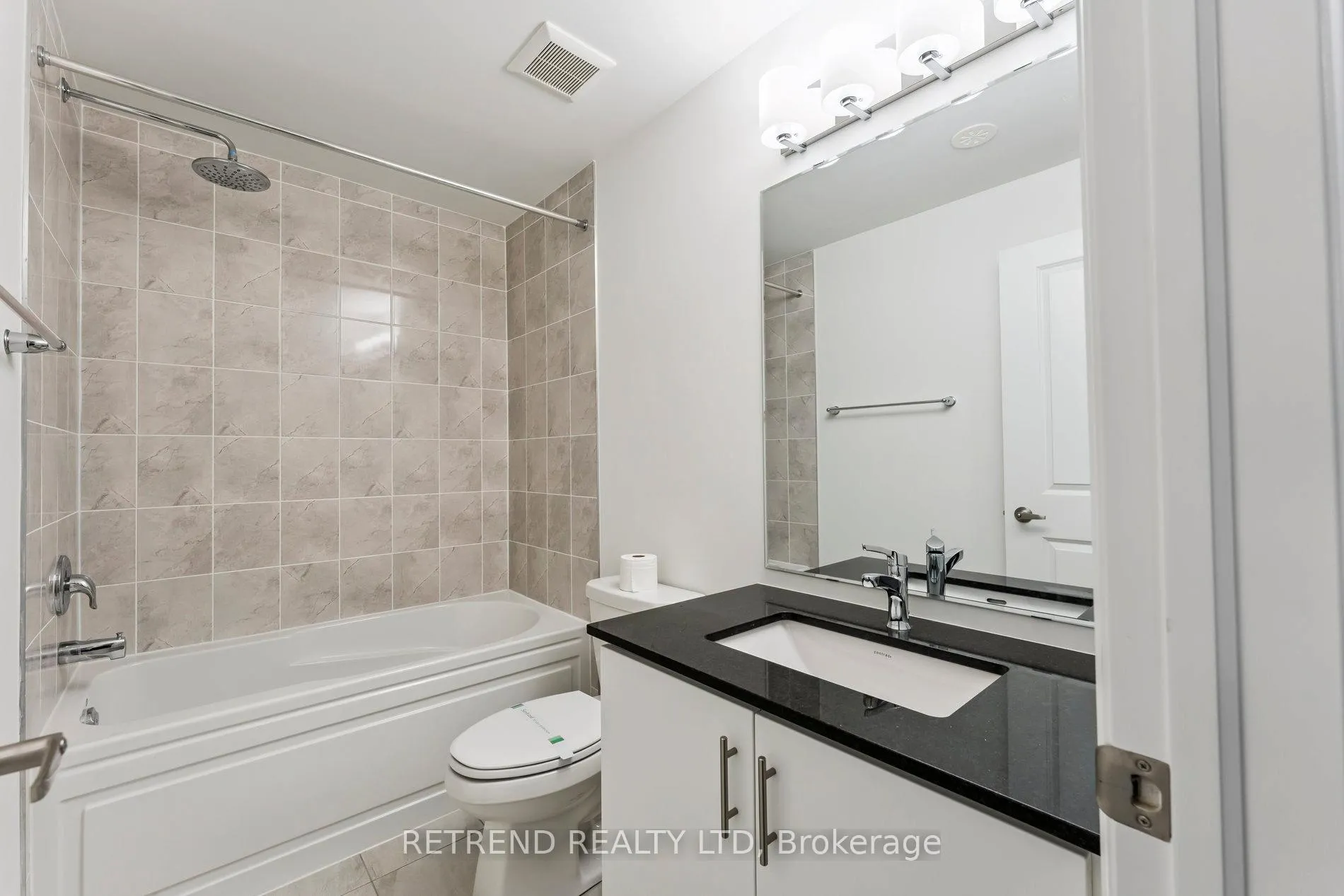 Photo 28 of 17 Moosehead Drive W, Brampton, Northwest Brampton — HOMEH