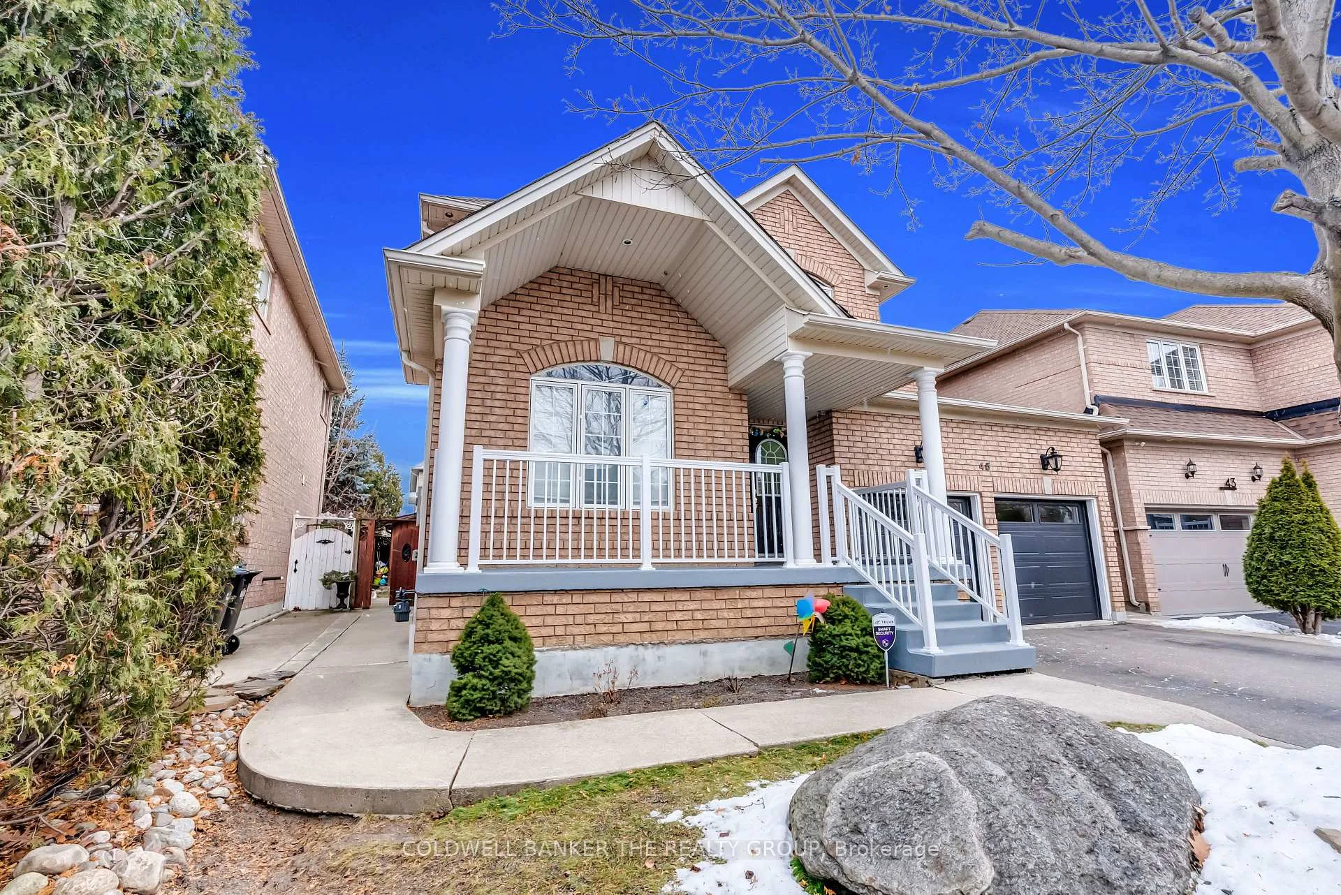 Photo 6 of 45 Heatherdale Drive, Brampton, Fletcher's Meadow — HOMEH
