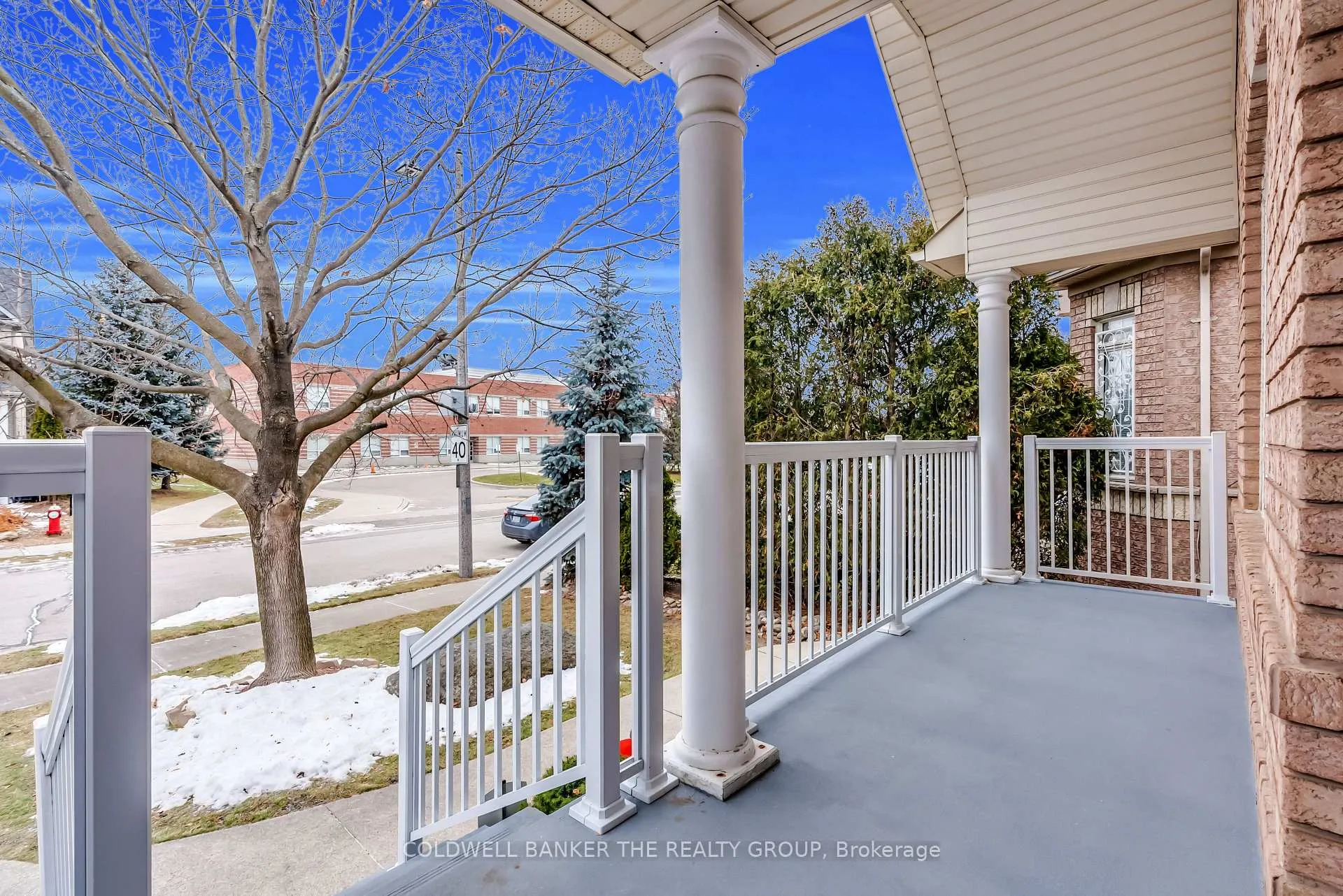Photo 8 of 45 Heatherdale Drive, Brampton, Fletcher's Meadow — HOMEH