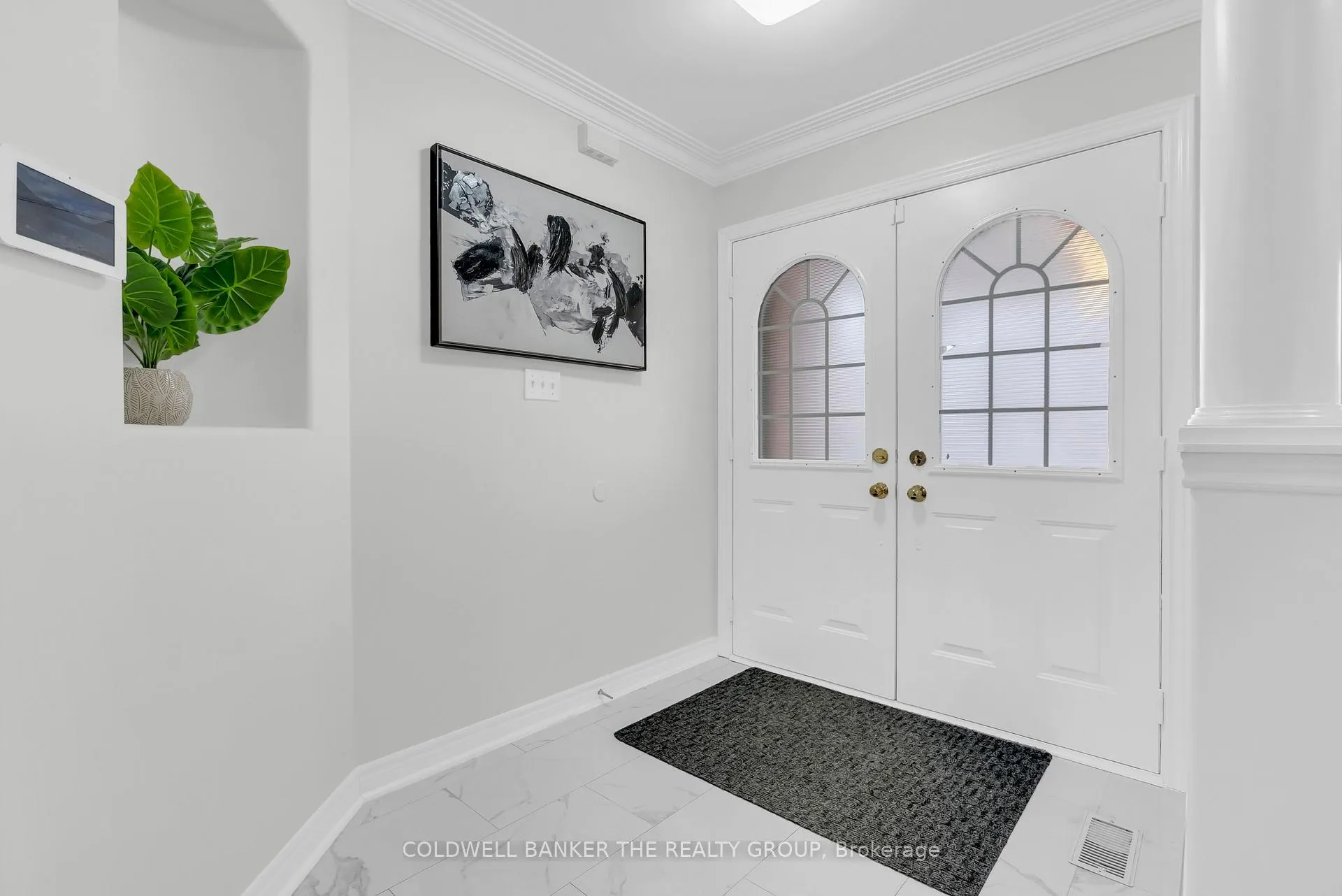Photo 10 of 45 Heatherdale Drive, Brampton, Fletcher's Meadow — HOMEH