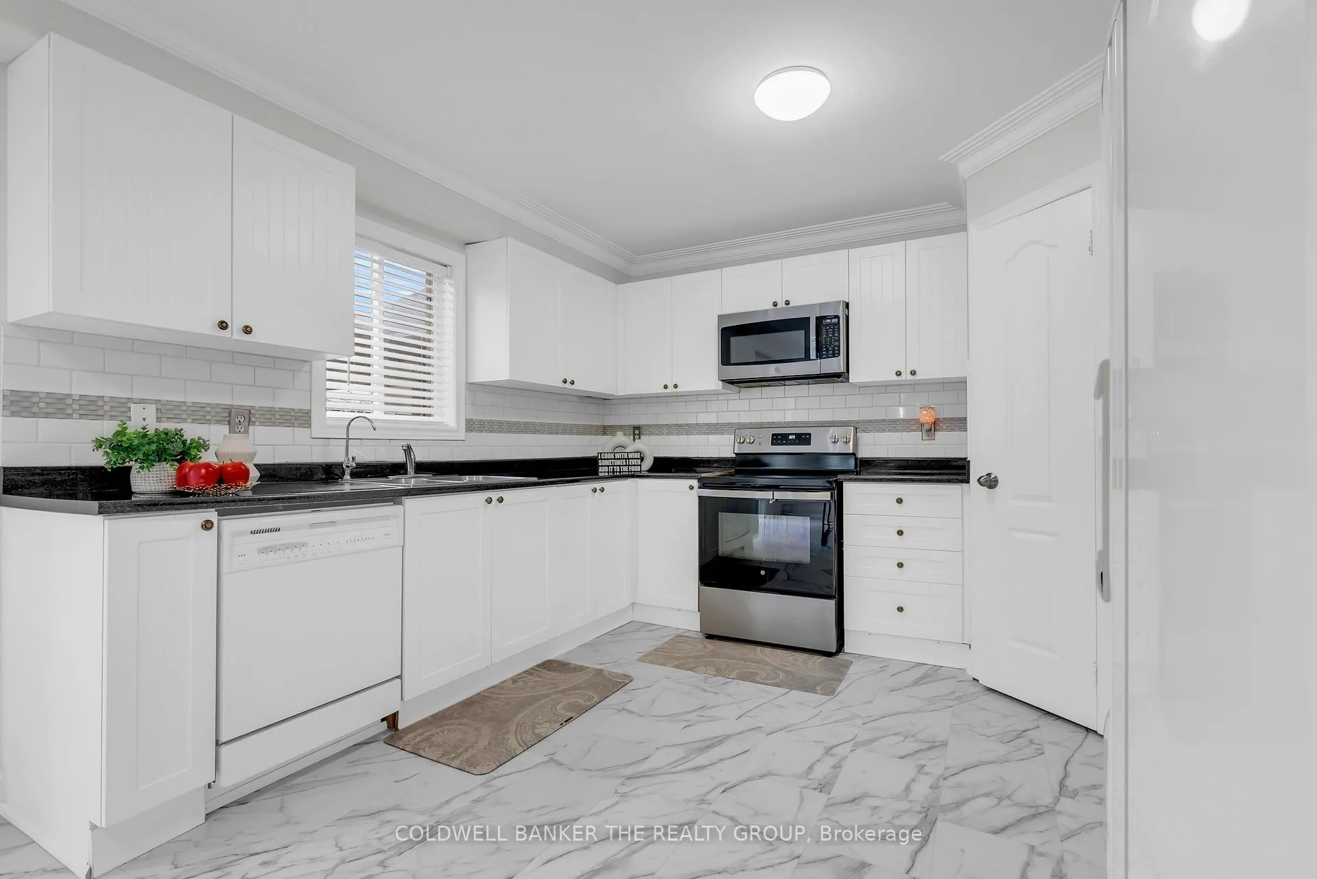 Photo 20 of 45 Heatherdale Drive, Brampton, Fletcher's Meadow — HOMEH