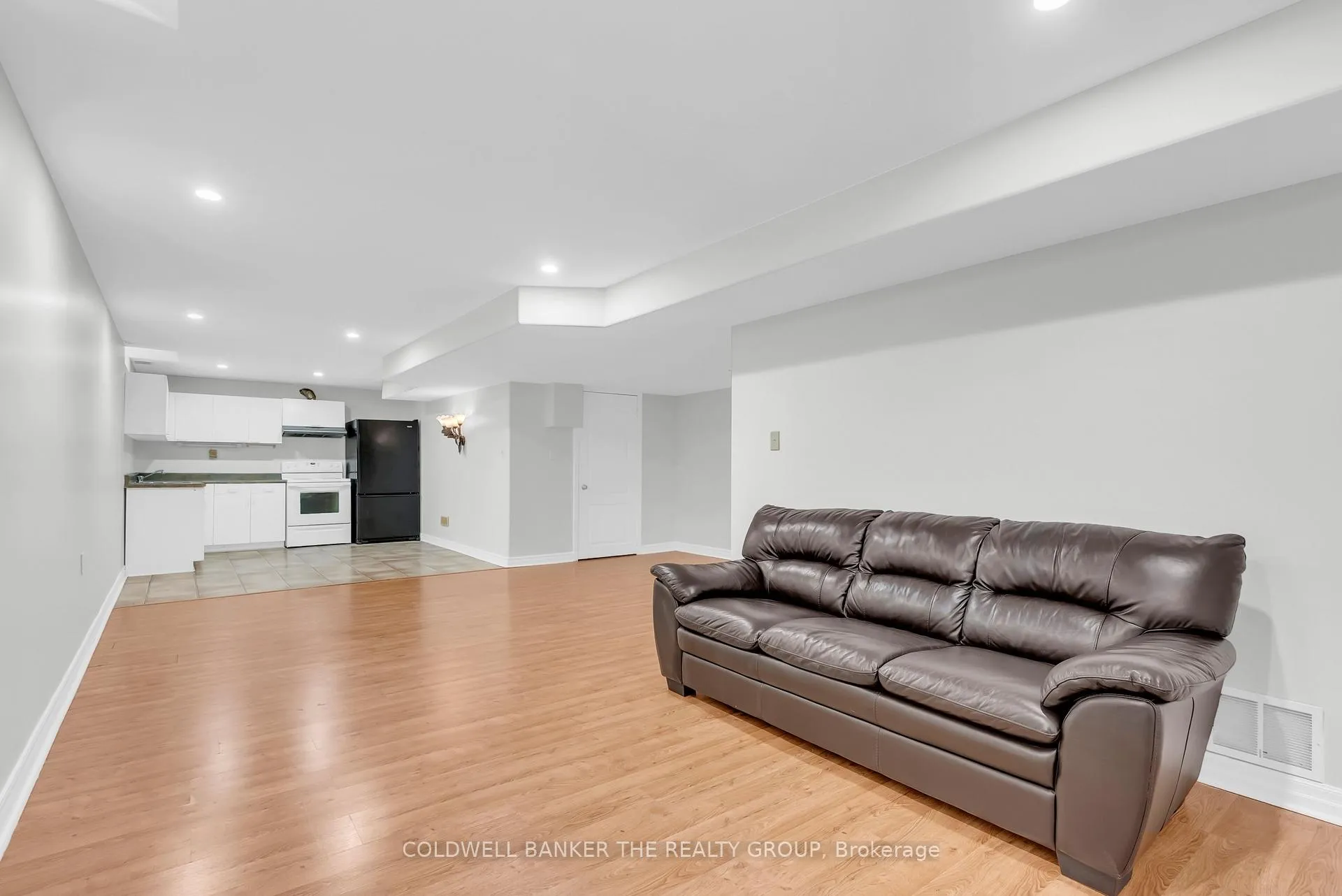 Photo 36 of 45 Heatherdale Drive, Brampton, Fletcher's Meadow — HOMEH