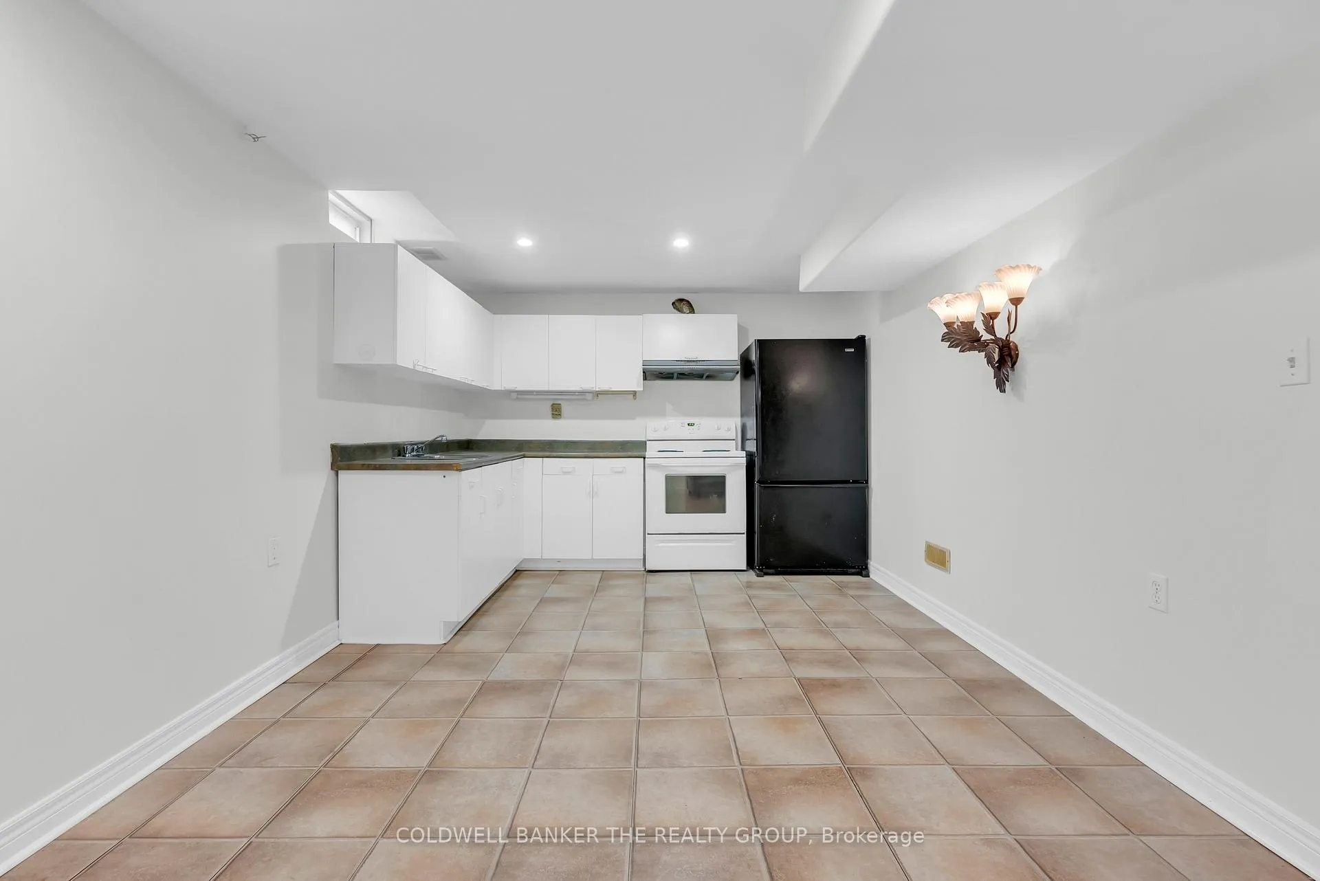 Photo 37 of 45 Heatherdale Drive, Brampton, Fletcher's Meadow — HOMEH