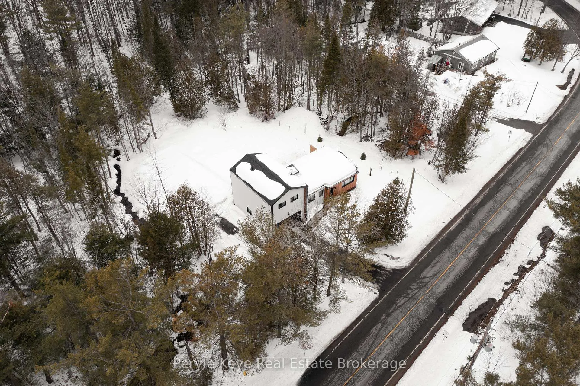 Photo 5 of 1290 Cedar Lane, Bracebridge, Macaulay — HOMEH