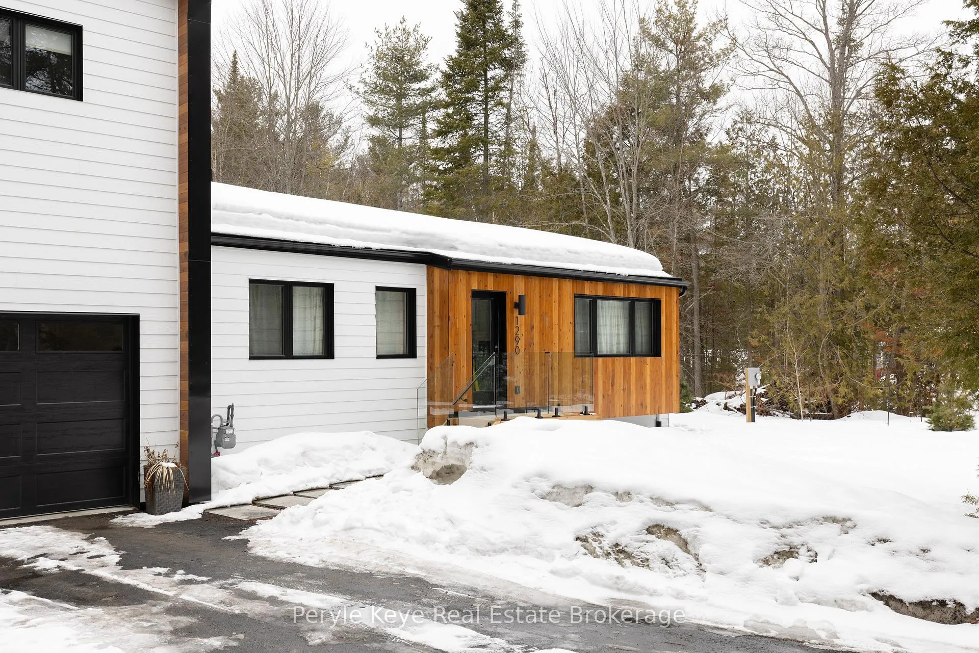 Photo 7 of 1290 Cedar Lane, Bracebridge, Macaulay — HOMEH