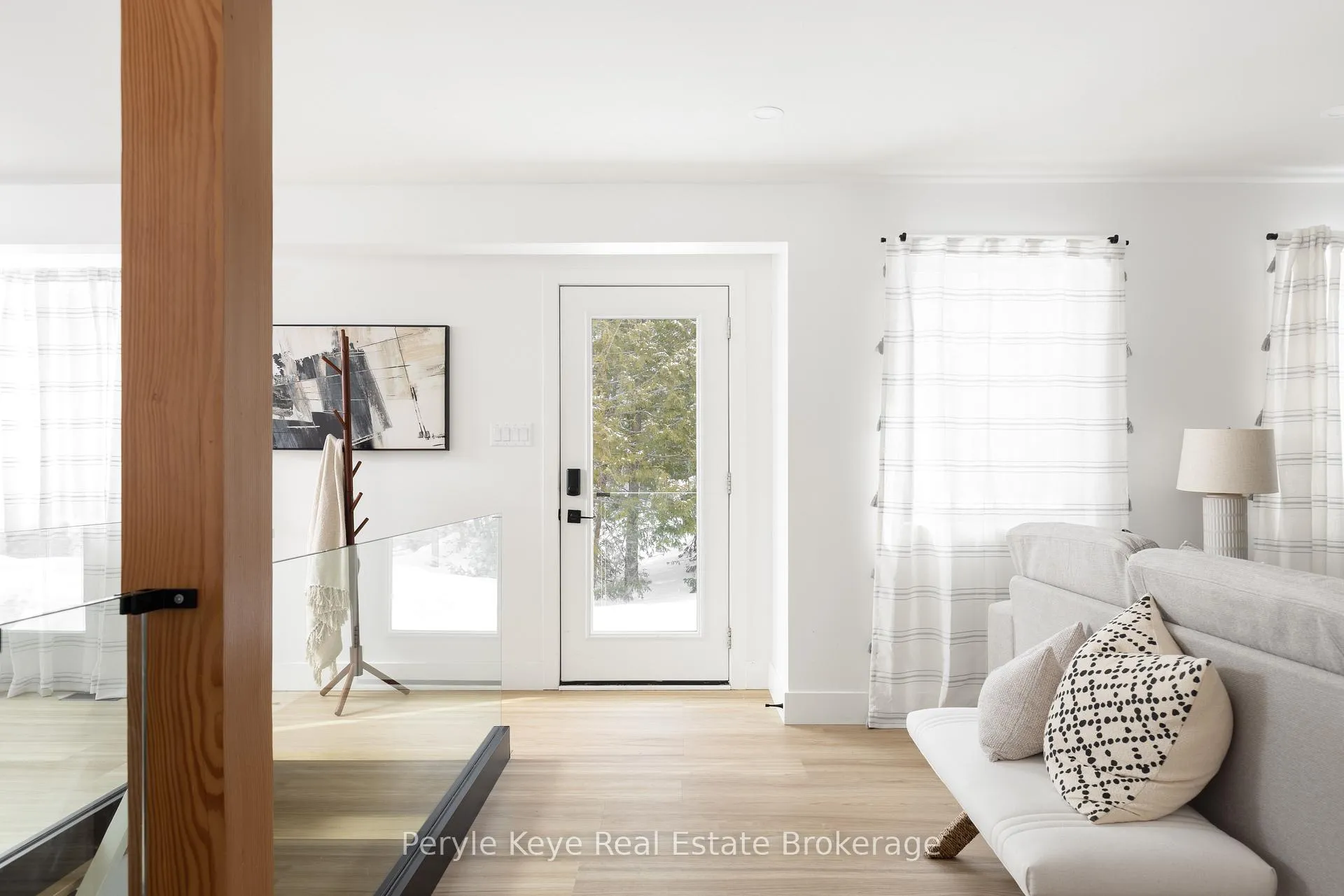 Photo 9 of 1290 Cedar Lane, Bracebridge, Macaulay — HOMEH