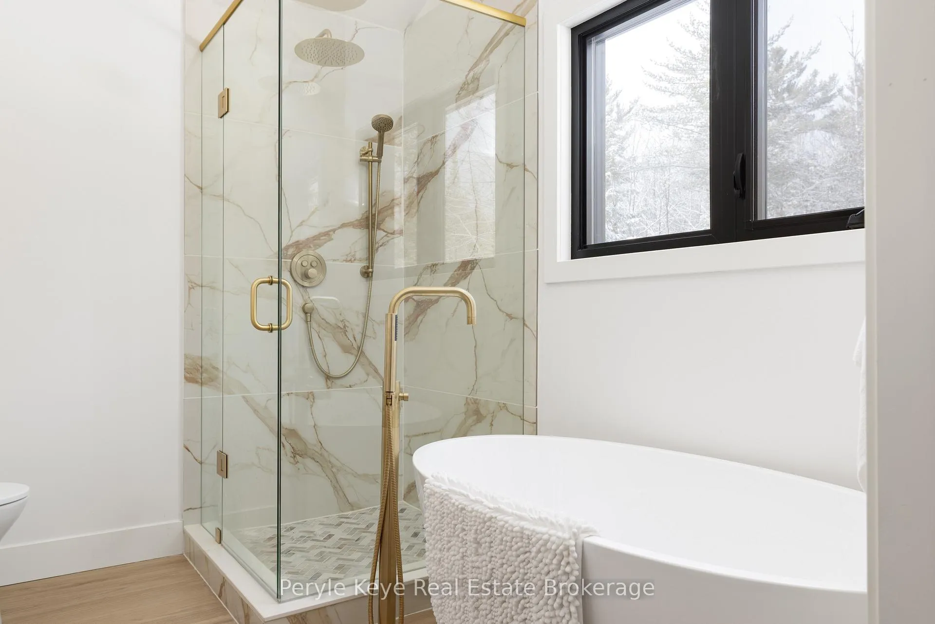 Photo 34 of 1290 Cedar Lane, Bracebridge, Macaulay — HOMEH