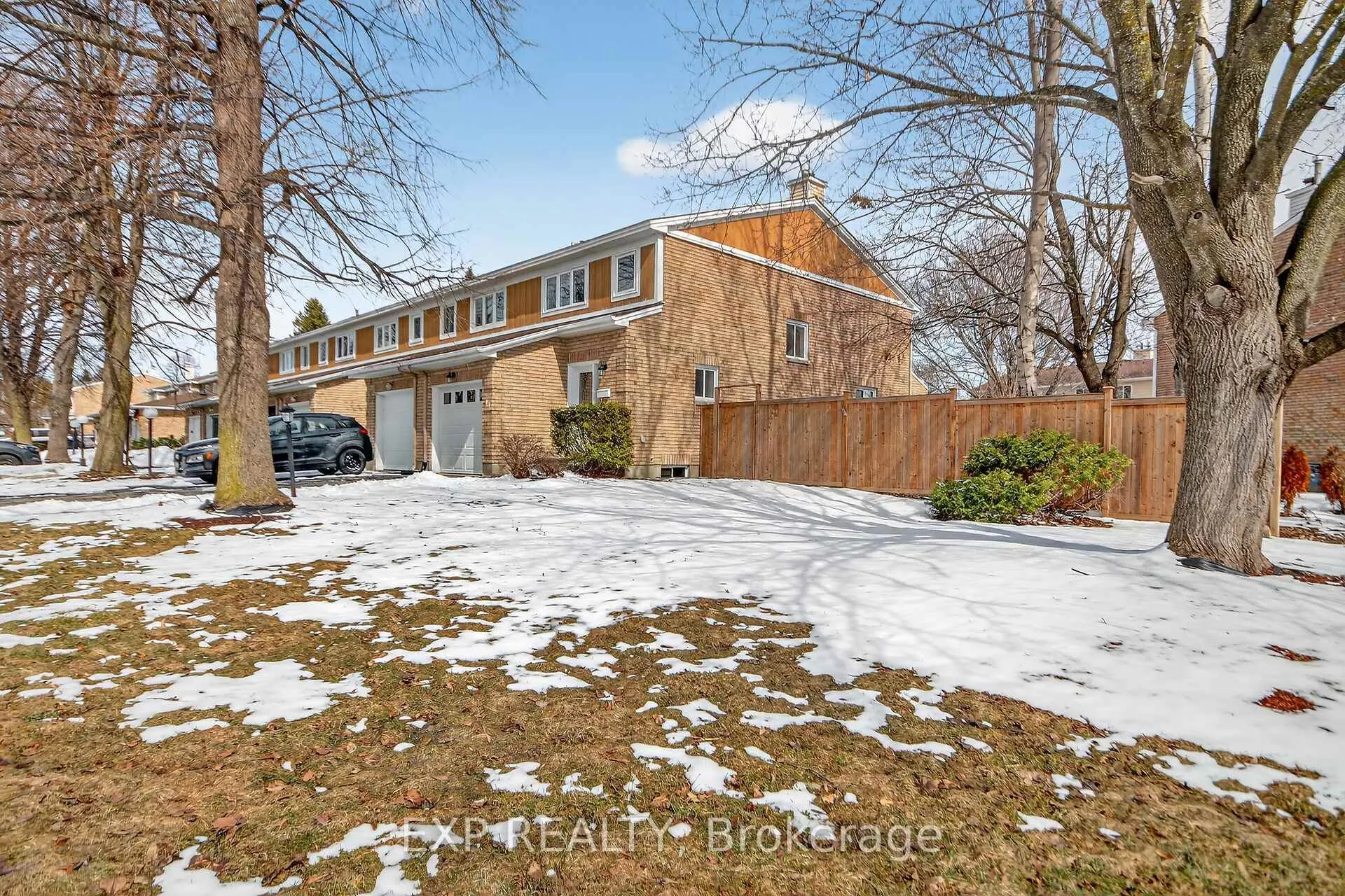 Photo 2 of 43 Hummingbird Crescent, Ottawa, Barrhaven - Cedargrove/Fraserdale — HOMEH