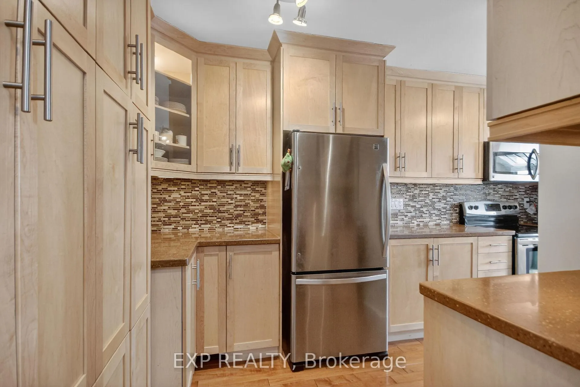 Photo 6 of 43 Hummingbird Crescent, Ottawa, Barrhaven - Cedargrove/Fraserdale — HOMEH