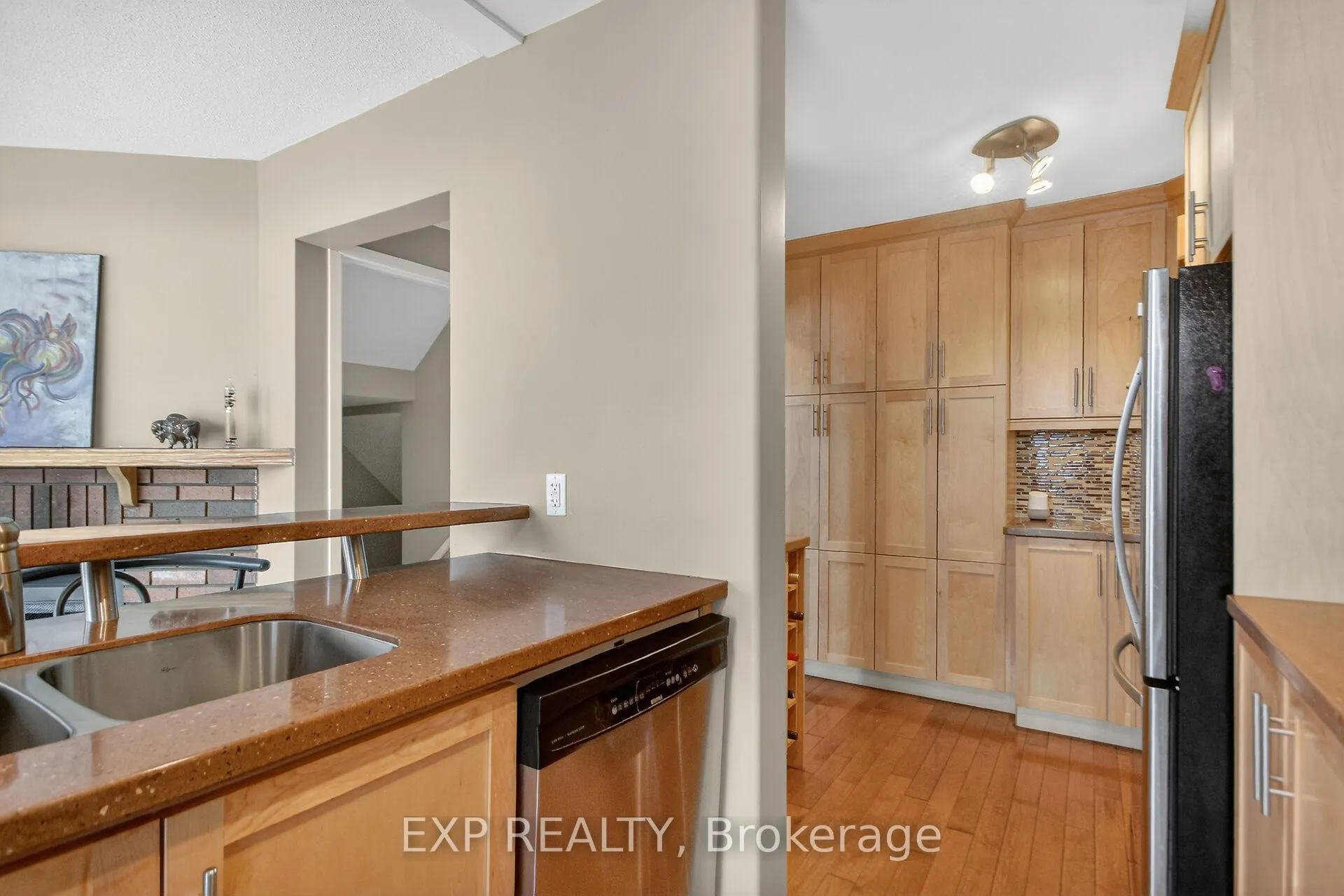 Photo 8 of 43 Hummingbird Crescent, Ottawa, Barrhaven - Cedargrove/Fraserdale — HOMEH