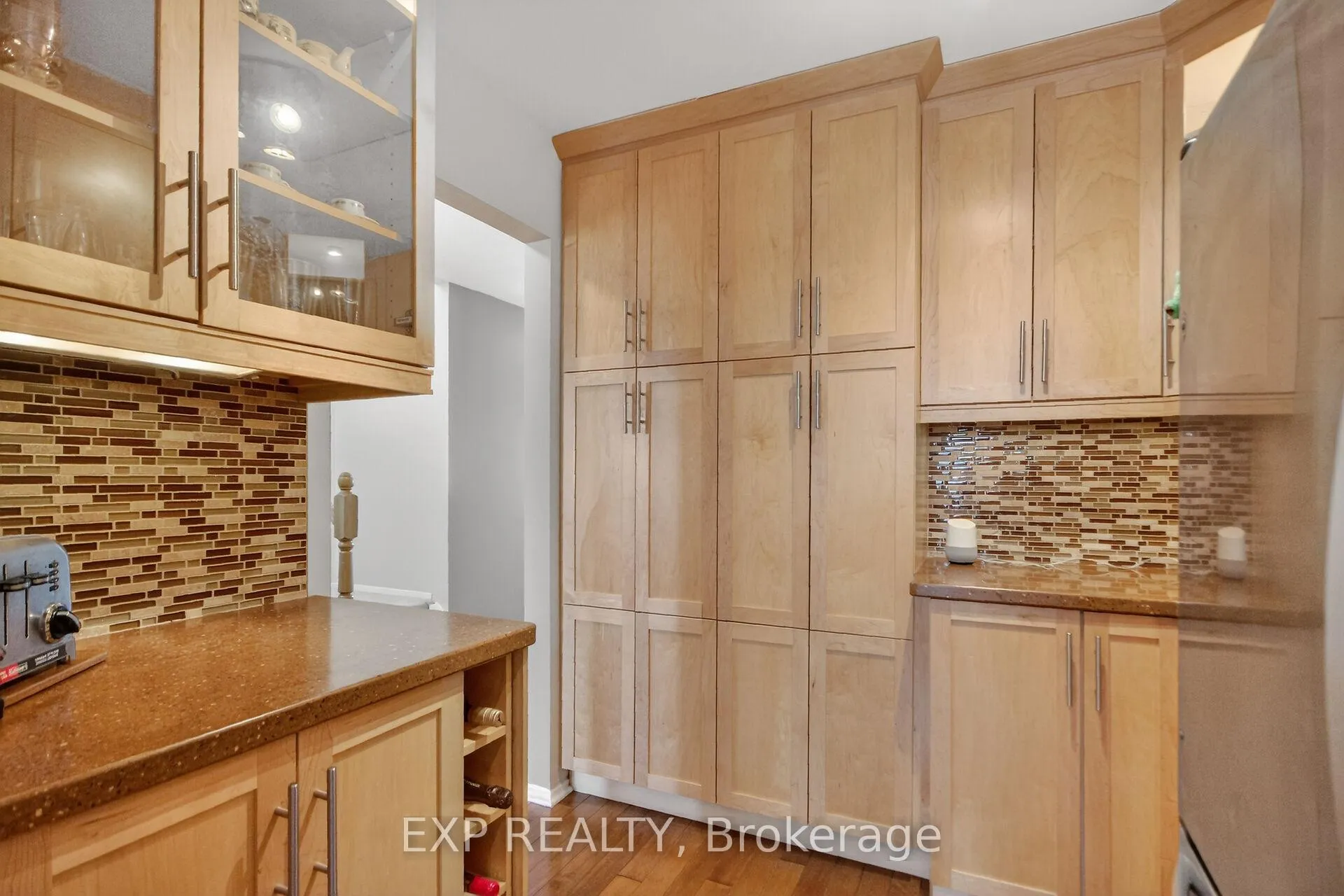 Photo 9 of 43 Hummingbird Crescent, Ottawa, Barrhaven - Cedargrove/Fraserdale — HOMEH