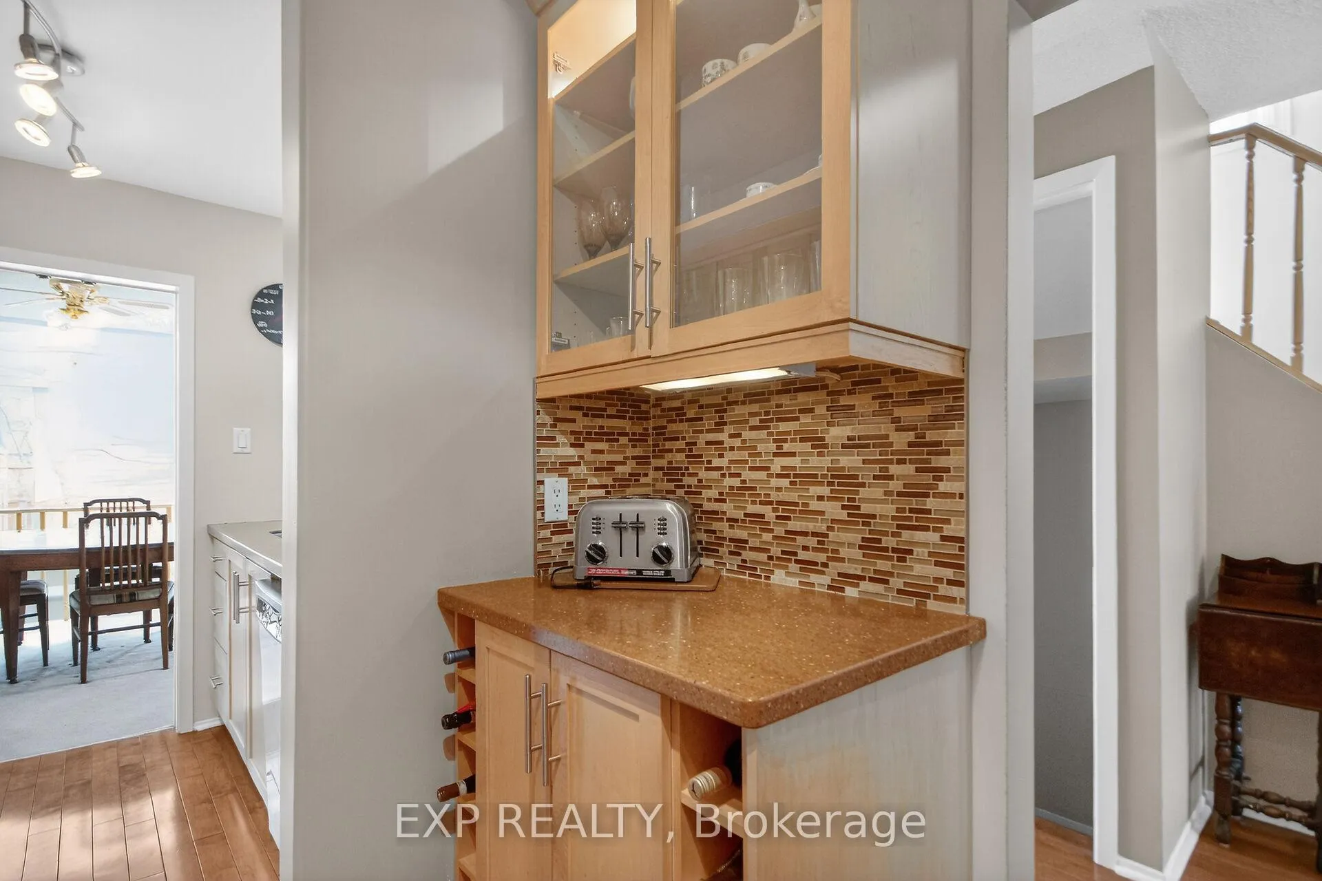 Photo 10 of 43 Hummingbird Crescent, Ottawa, Barrhaven - Cedargrove/Fraserdale — HOMEH