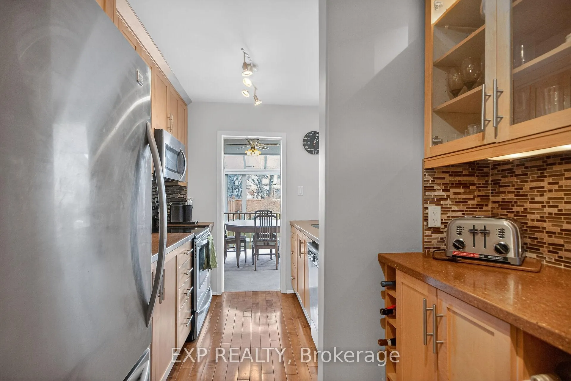 Photo 11 of 43 Hummingbird Crescent, Ottawa, Barrhaven - Cedargrove/Fraserdale — HOMEH