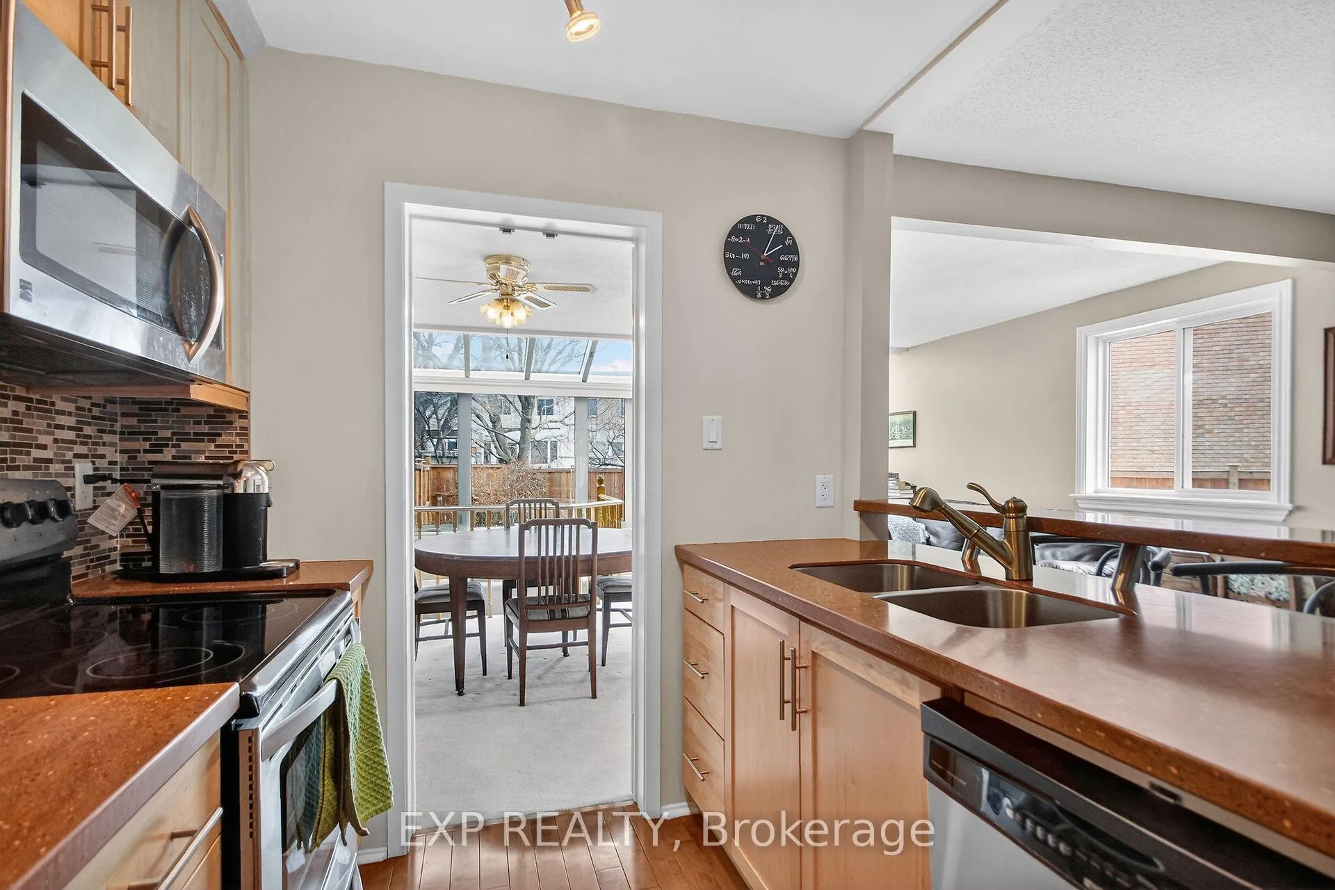 Photo 13 of 43 Hummingbird Crescent, Ottawa, Barrhaven - Cedargrove/Fraserdale — HOMEH