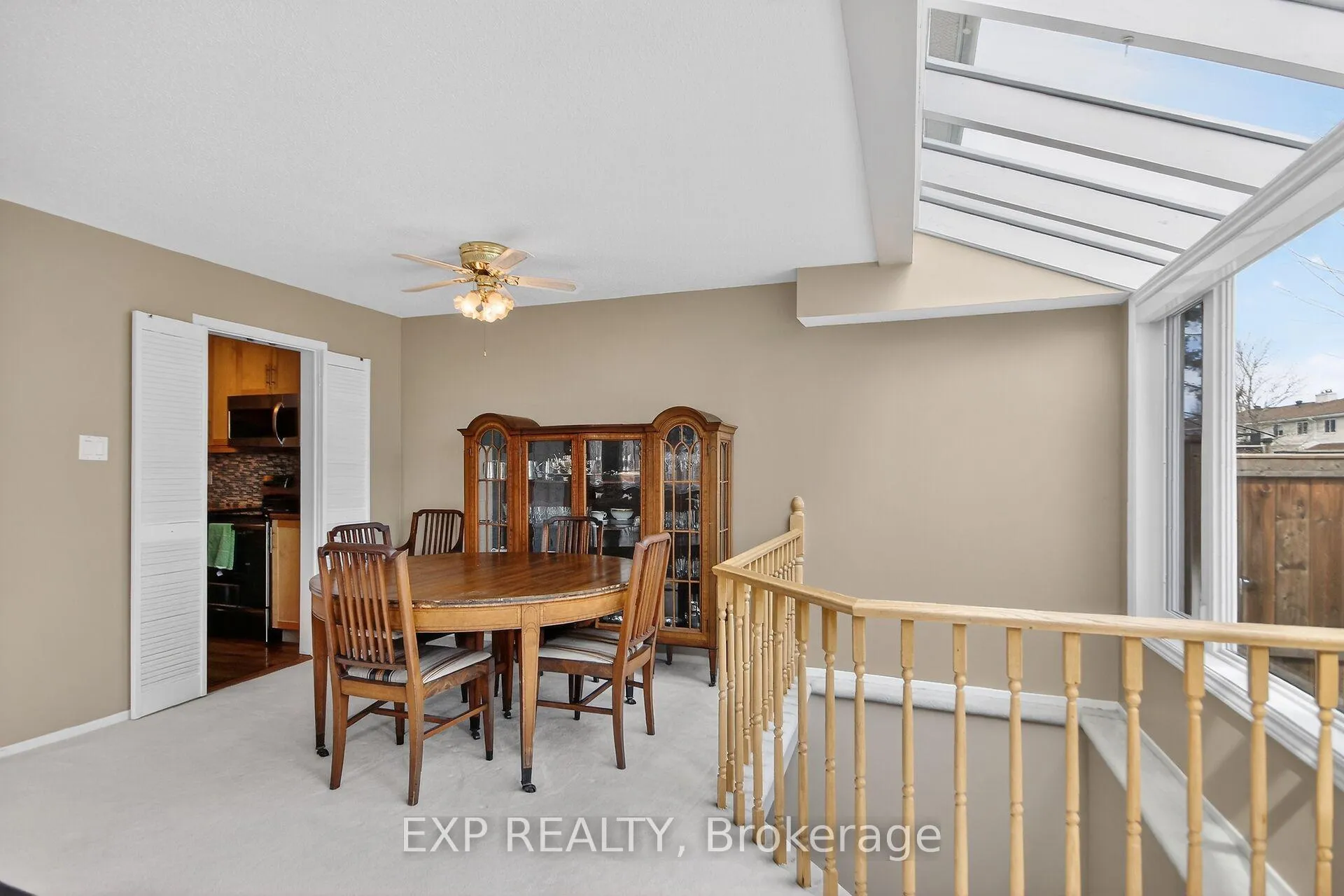 Photo 14 of 43 Hummingbird Crescent, Ottawa, Barrhaven - Cedargrove/Fraserdale — HOMEH