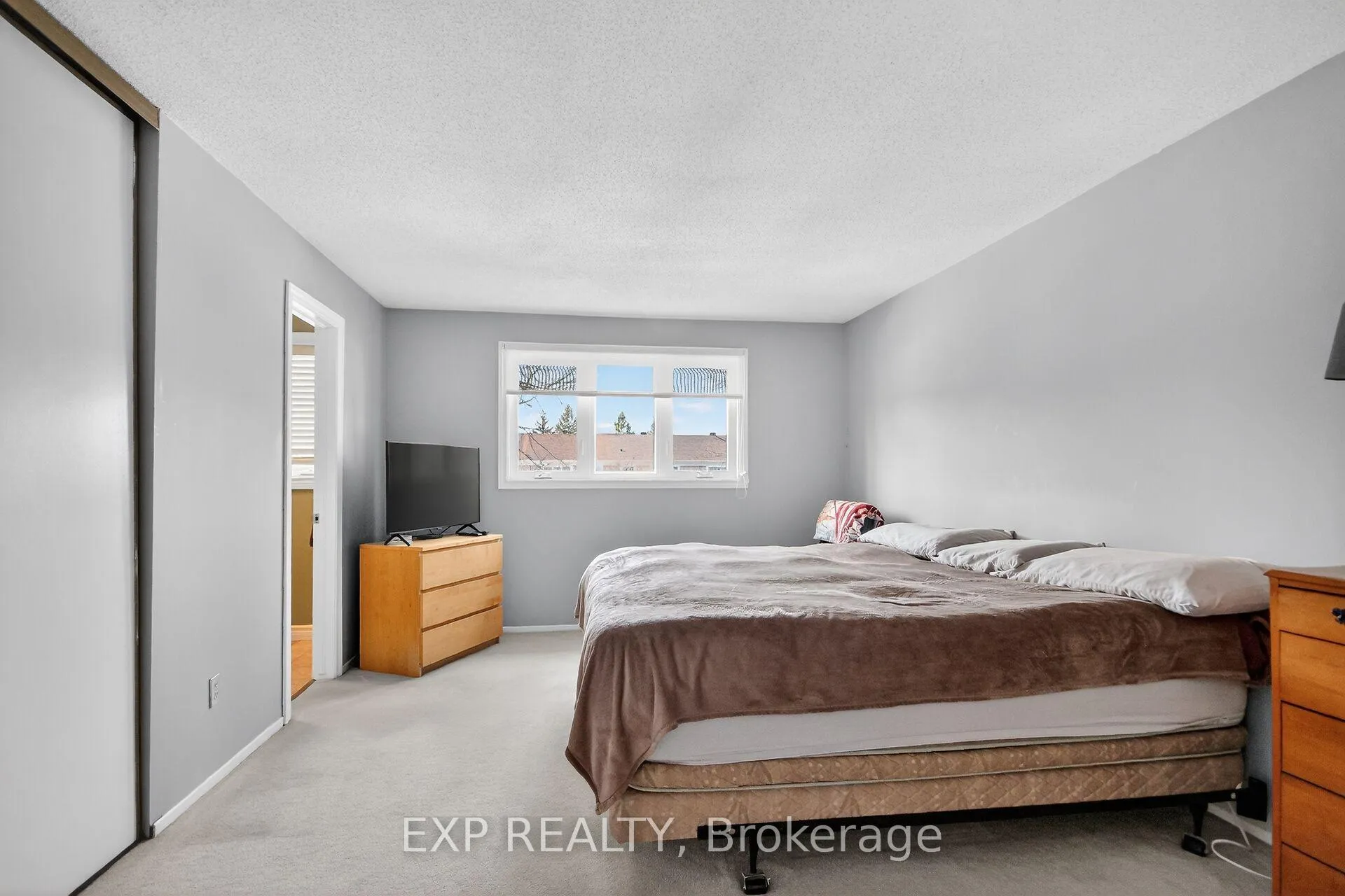 Photo 22 of 43 Hummingbird Crescent, Ottawa, Barrhaven - Cedargrove/Fraserdale — HOMEH