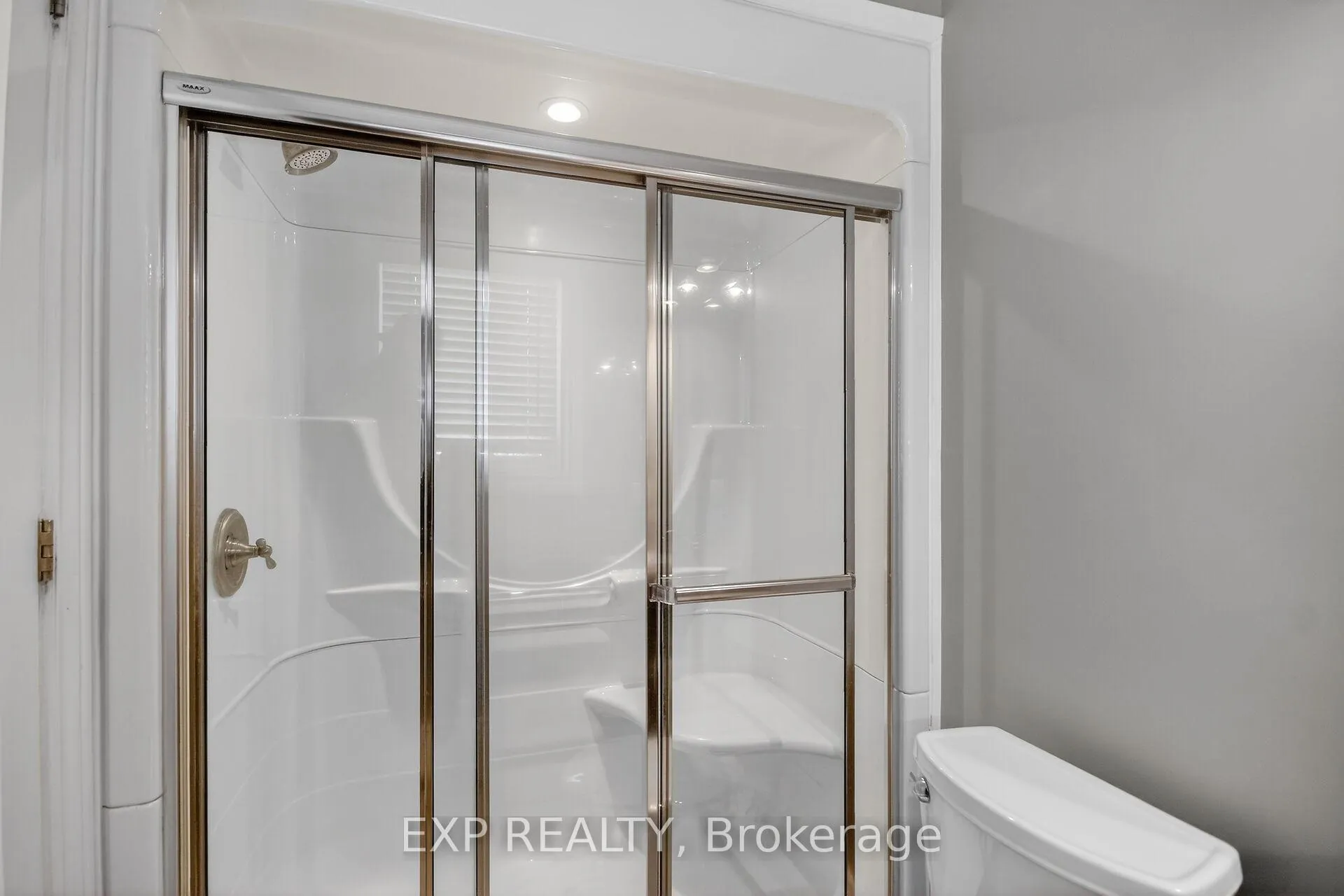 Photo 26 of 43 Hummingbird Crescent, Ottawa, Barrhaven - Cedargrove/Fraserdale — HOMEH
