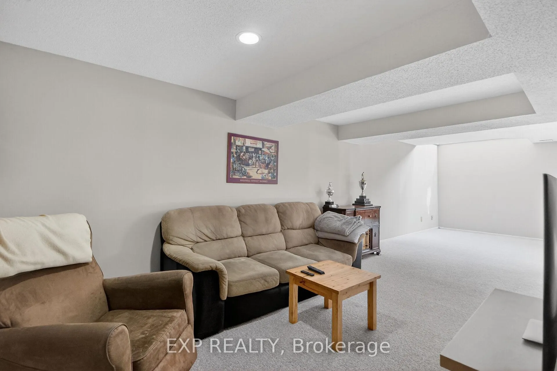 Photo 31 of 43 Hummingbird Crescent, Ottawa, Barrhaven - Cedargrove/Fraserdale — HOMEH