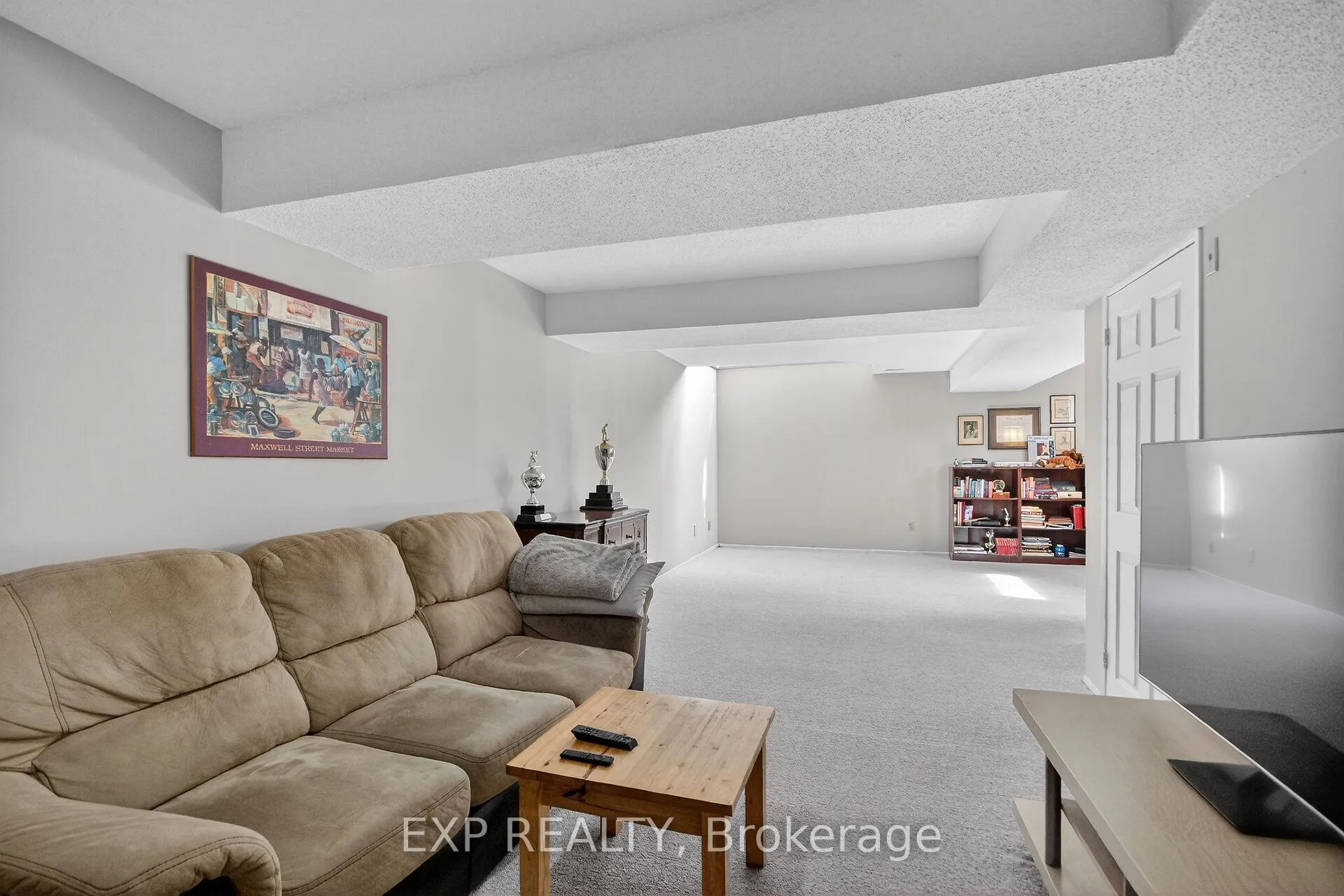Photo 32 of 43 Hummingbird Crescent, Ottawa, Barrhaven - Cedargrove/Fraserdale — HOMEH