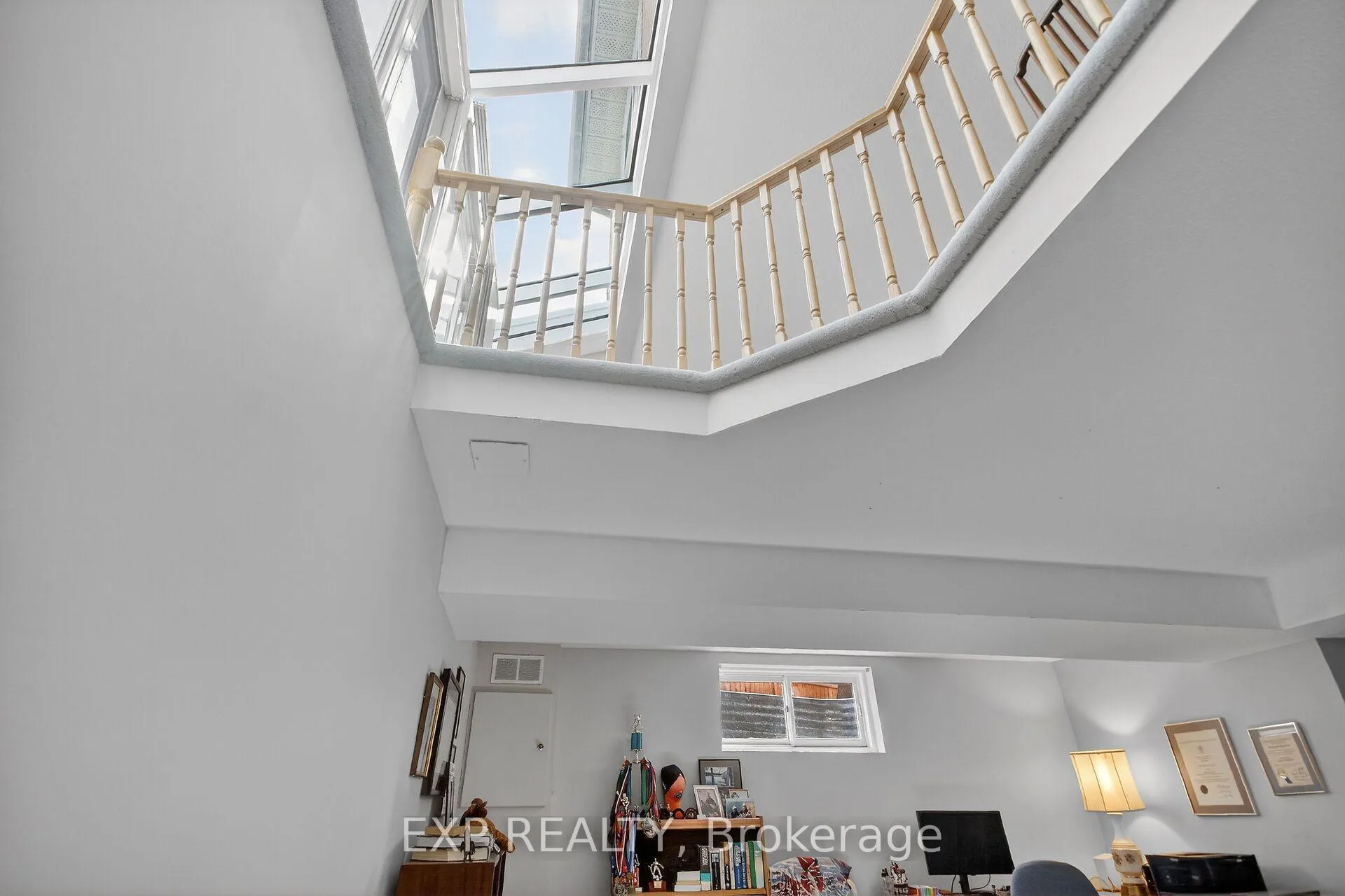 Photo 33 of 43 Hummingbird Crescent, Ottawa, Barrhaven - Cedargrove/Fraserdale — HOMEH