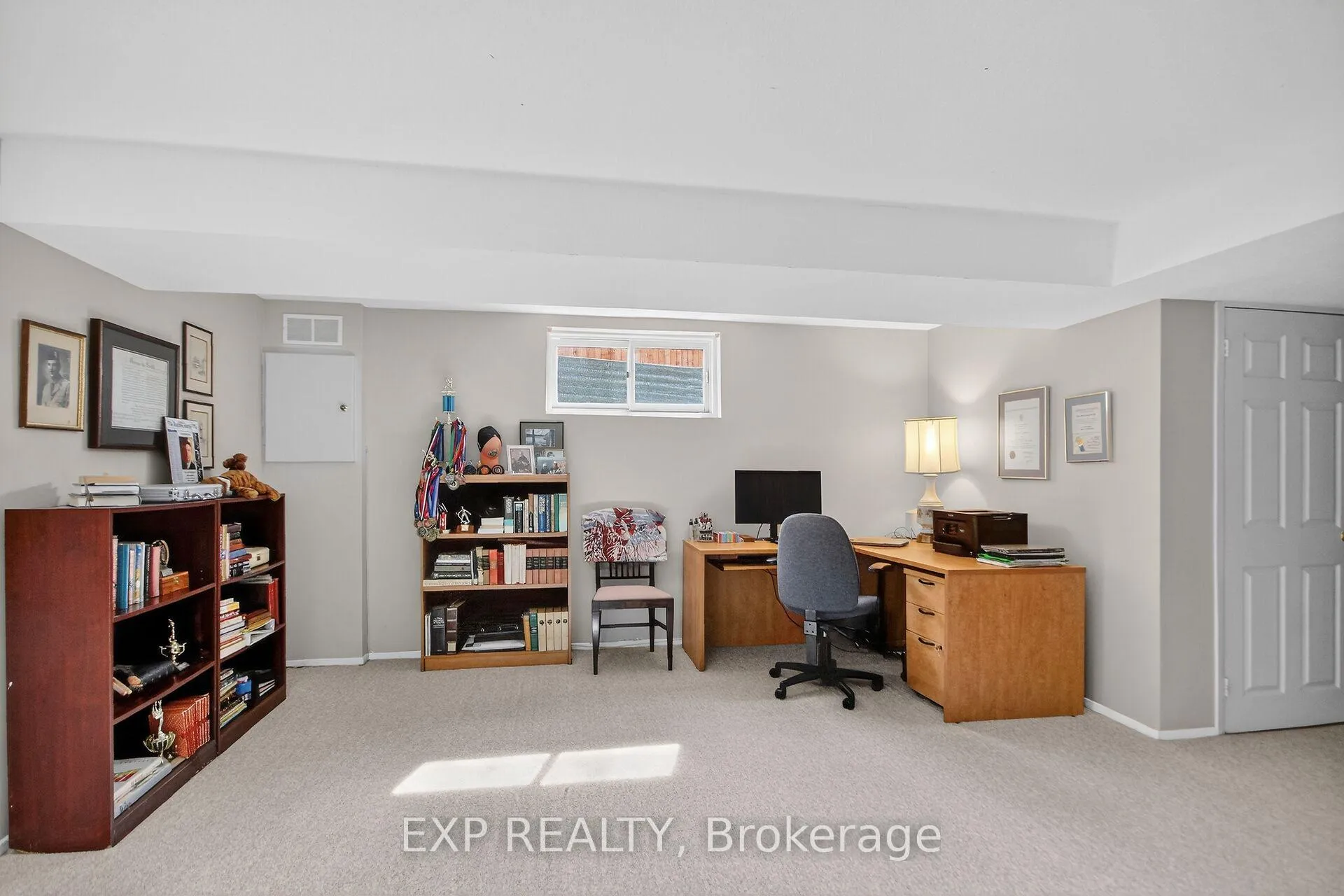 Photo 35 of 43 Hummingbird Crescent, Ottawa, Barrhaven - Cedargrove/Fraserdale — HOMEH