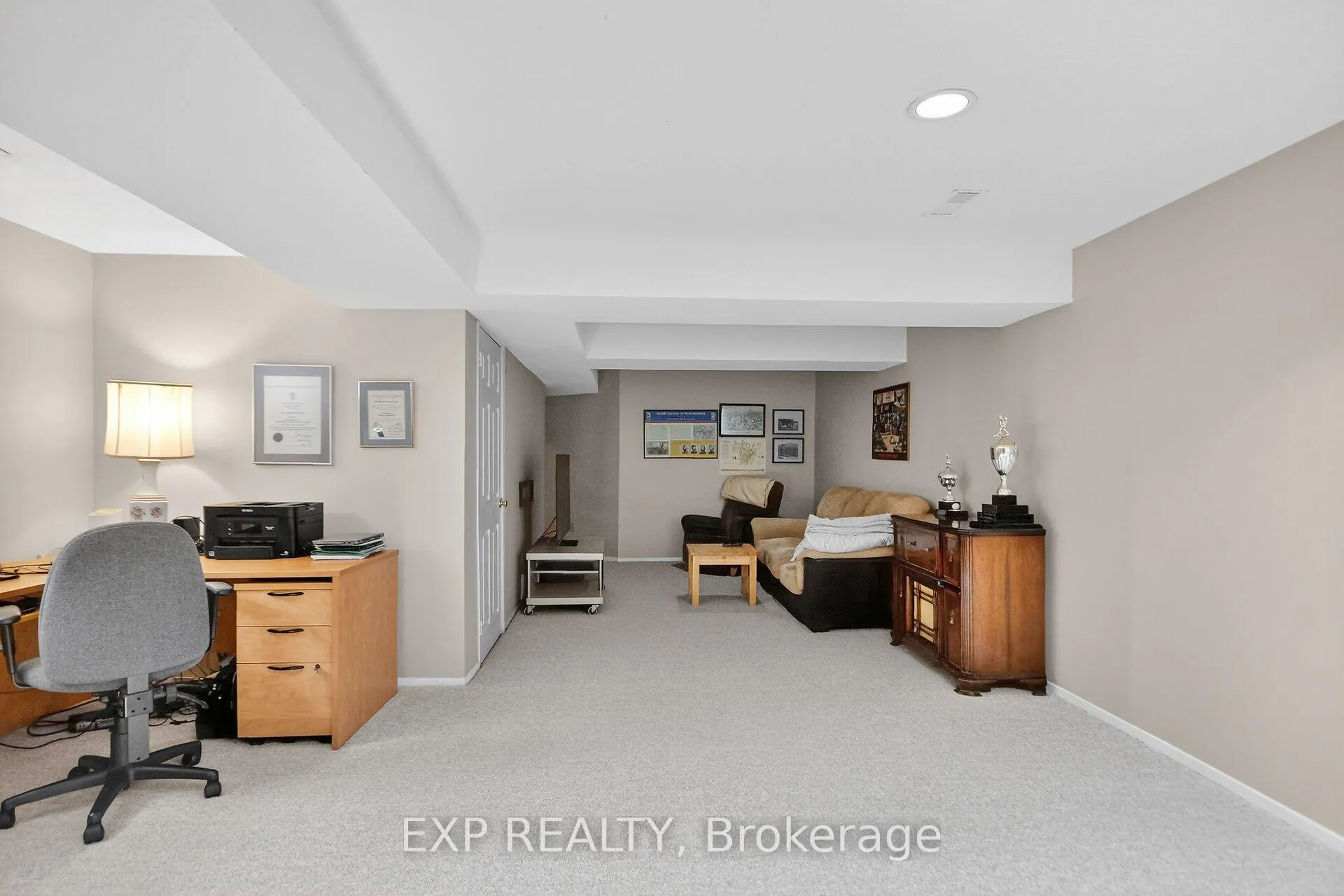 Photo 36 of 43 Hummingbird Crescent, Ottawa, Barrhaven - Cedargrove/Fraserdale — HOMEH