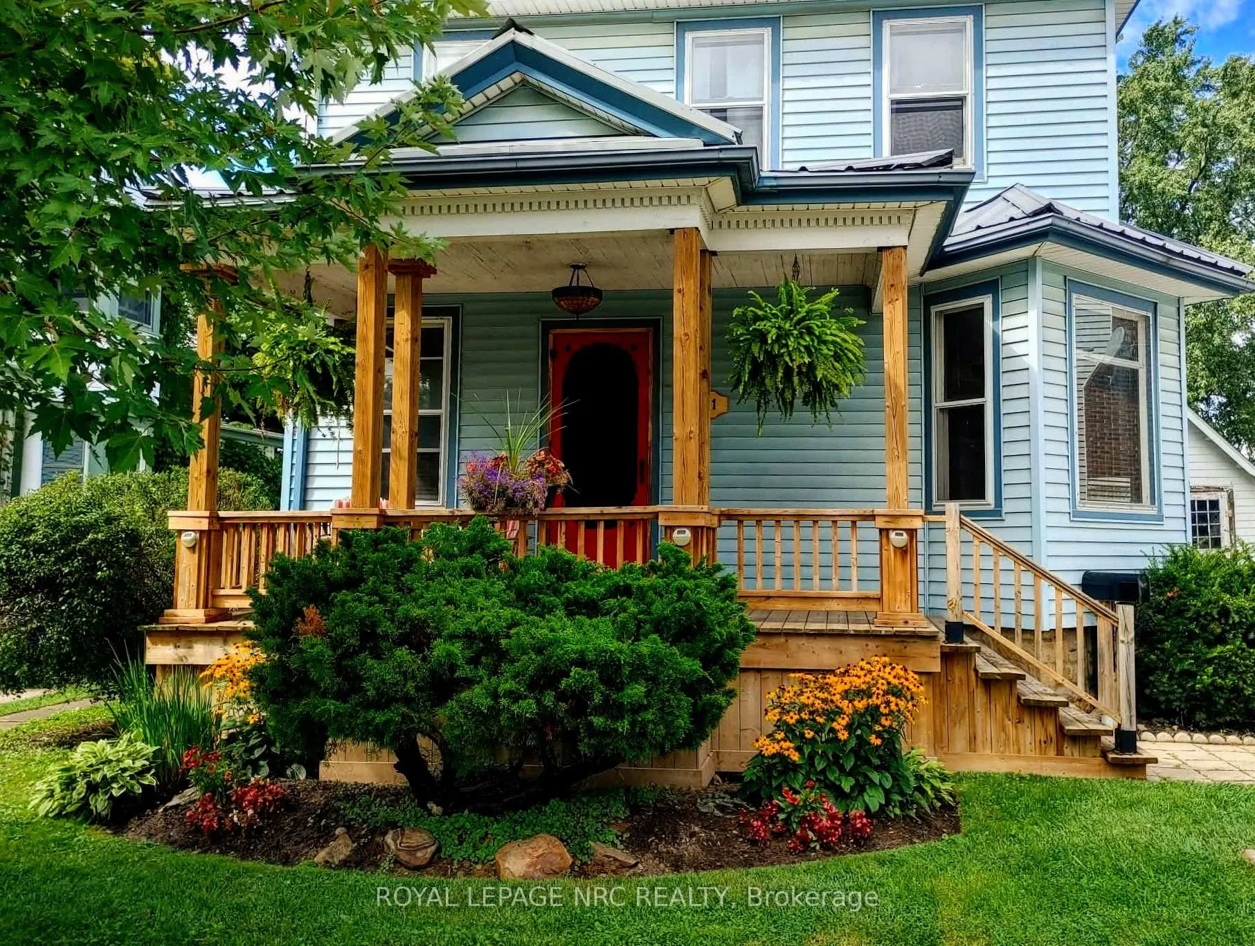 Photo 1 of 4621 Ellis Street, Niagara Falls, Downtown — HOMEH
