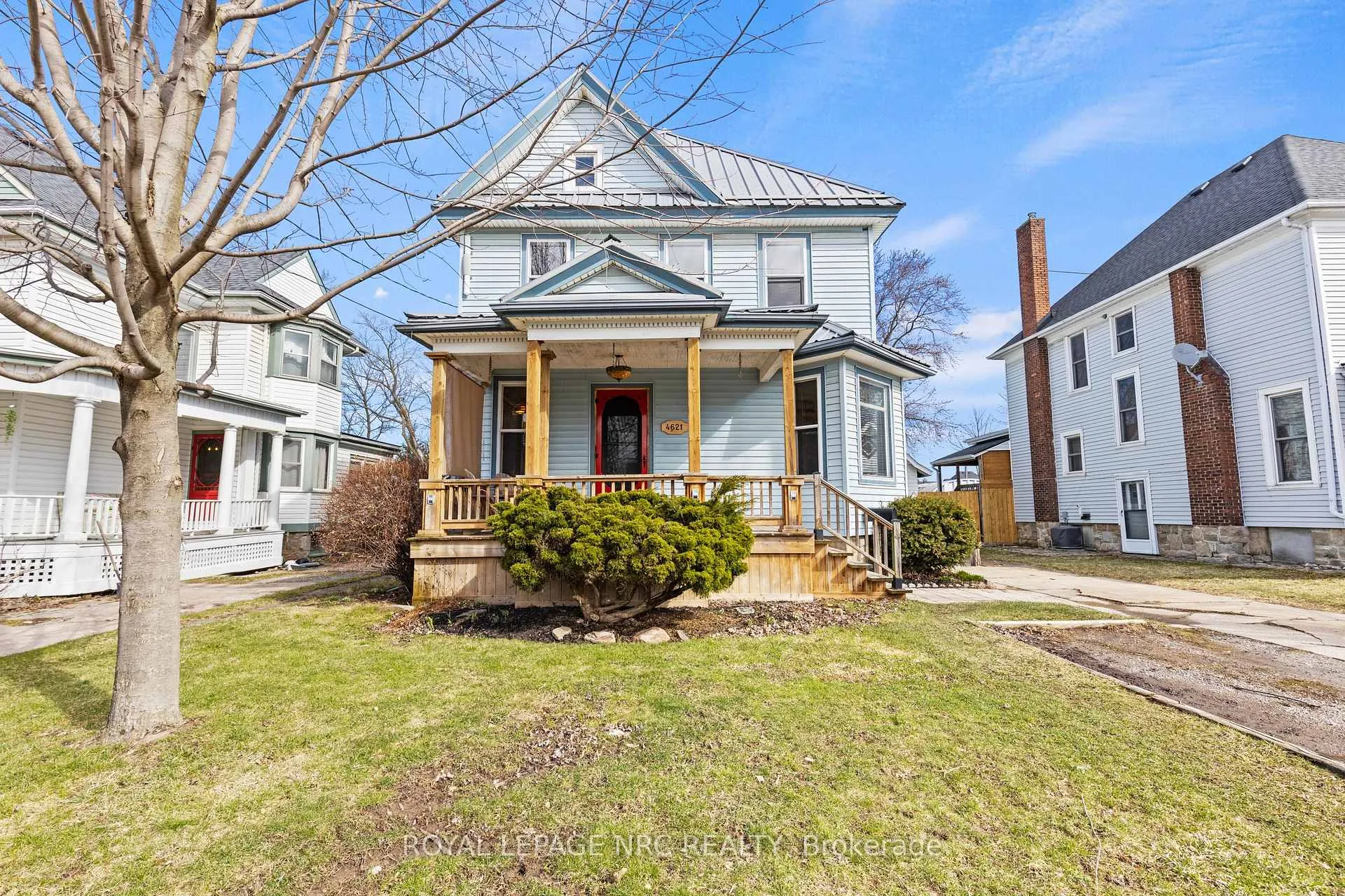 Photo 2 of 4621 Ellis Street, Niagara Falls, Downtown — HOMEH