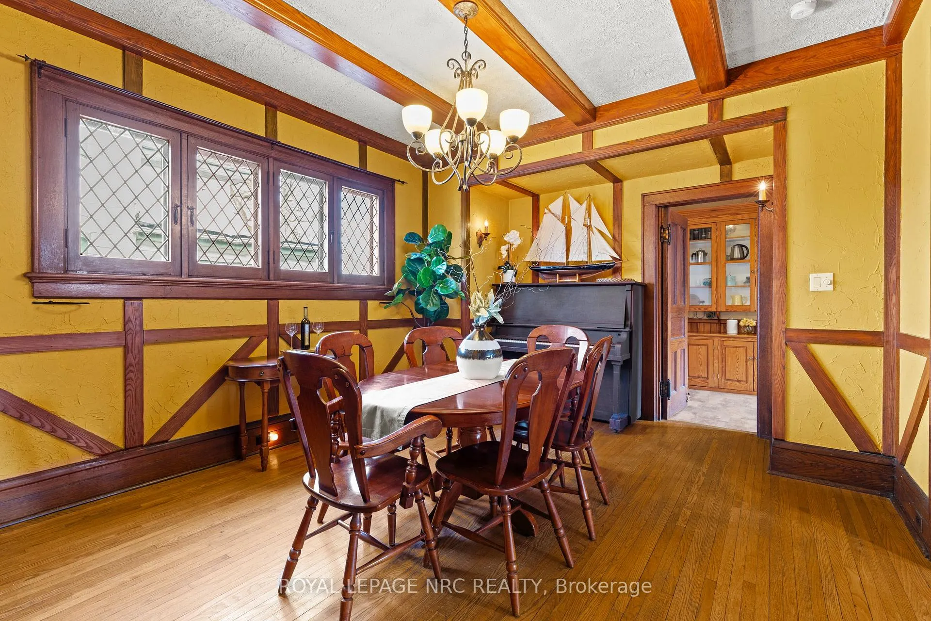 Photo 18 of 4621 Ellis Street, Niagara Falls, Downtown — HOMEH