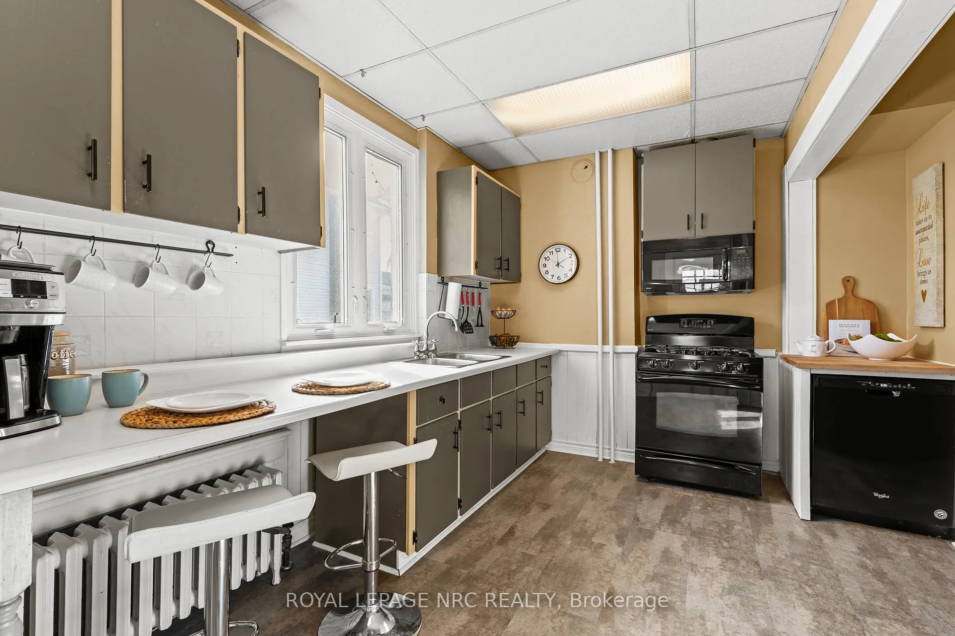 Photo 22 of 4621 Ellis Street, Niagara Falls, Downtown — HOMEH