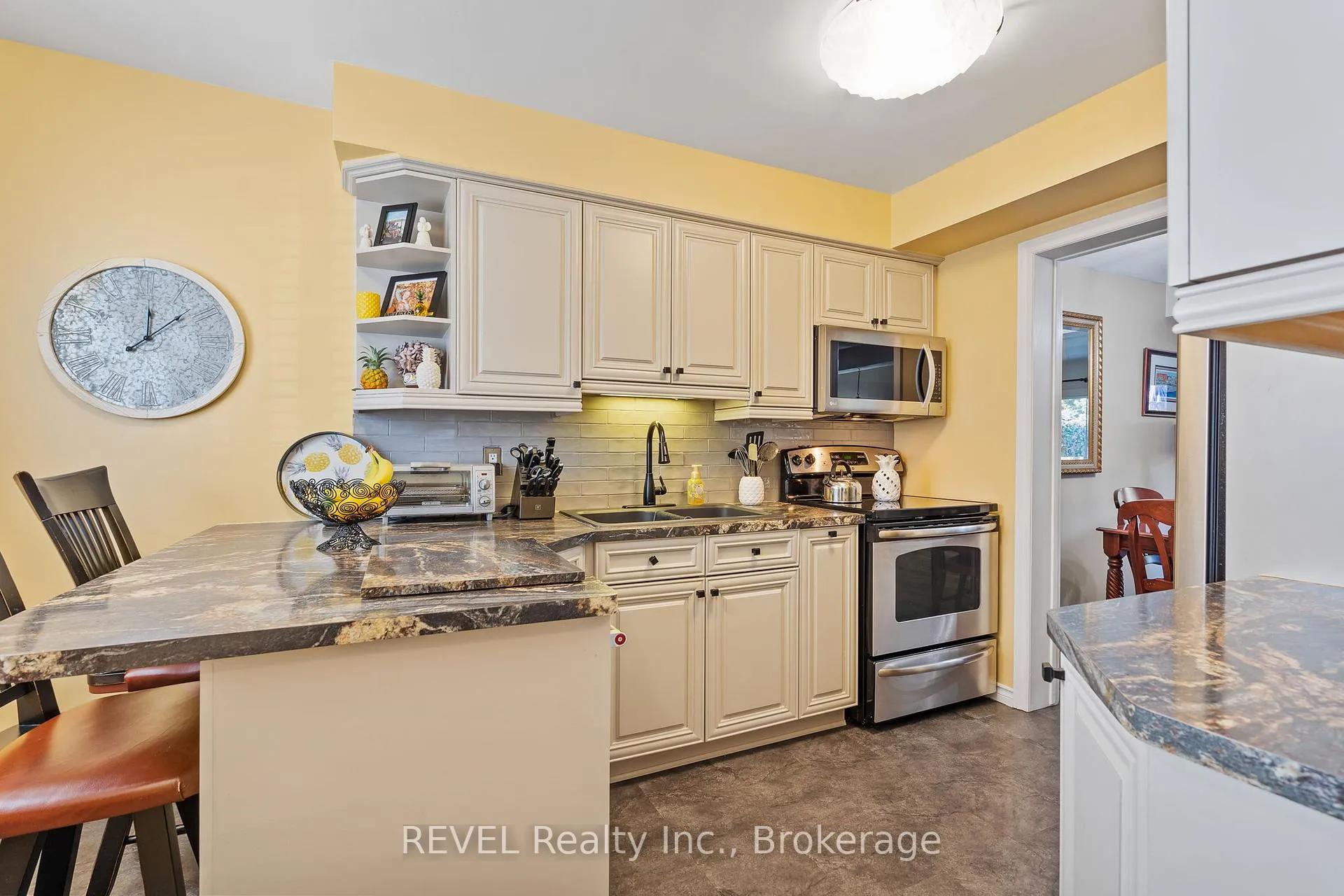Photo 3 of Unit 42, 77 Linwell Road, St. Catharines, Lakeport — HOMEH