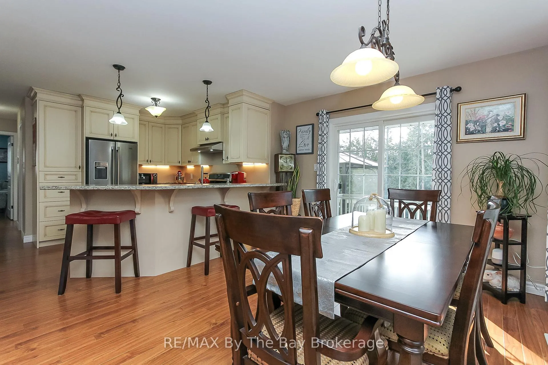 Photo 6 of 99 Lily Drive, Wasaga Beach — HOMEH