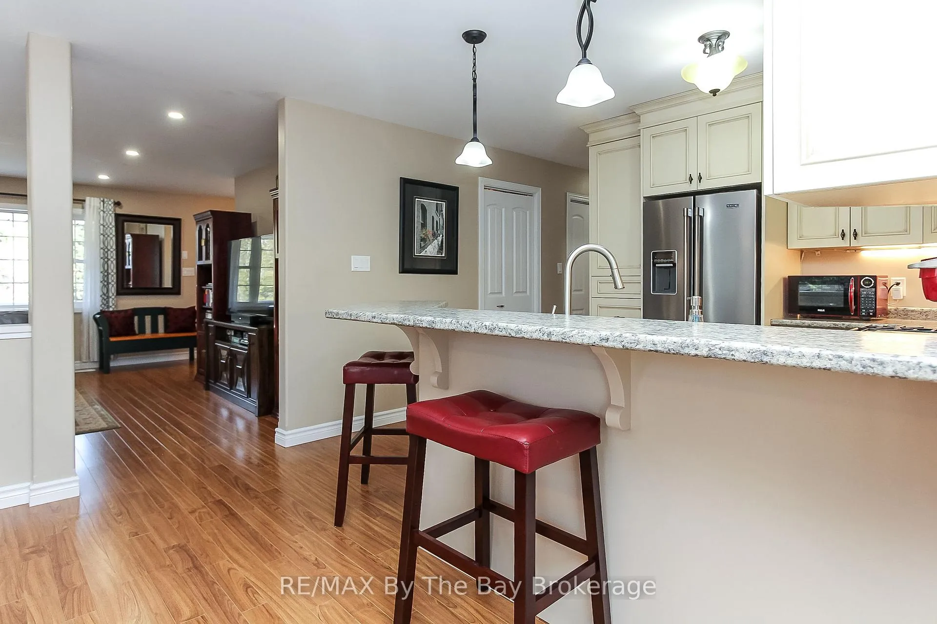 Photo 17 of 99 Lily Drive, Wasaga Beach — HOMEH
