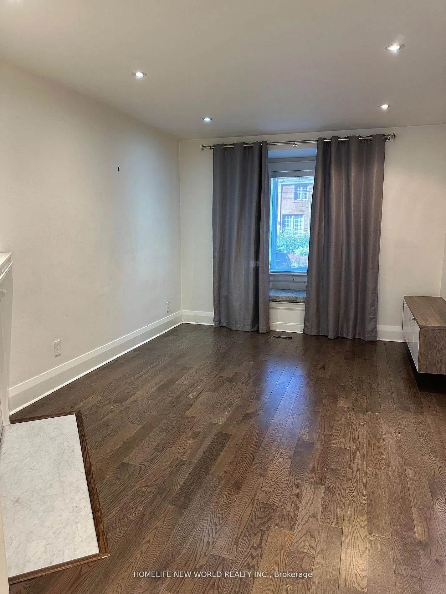 Photo 3 of 1621 Mount Pleasant Road, Toronto, Lawrence Park North — HOMEH