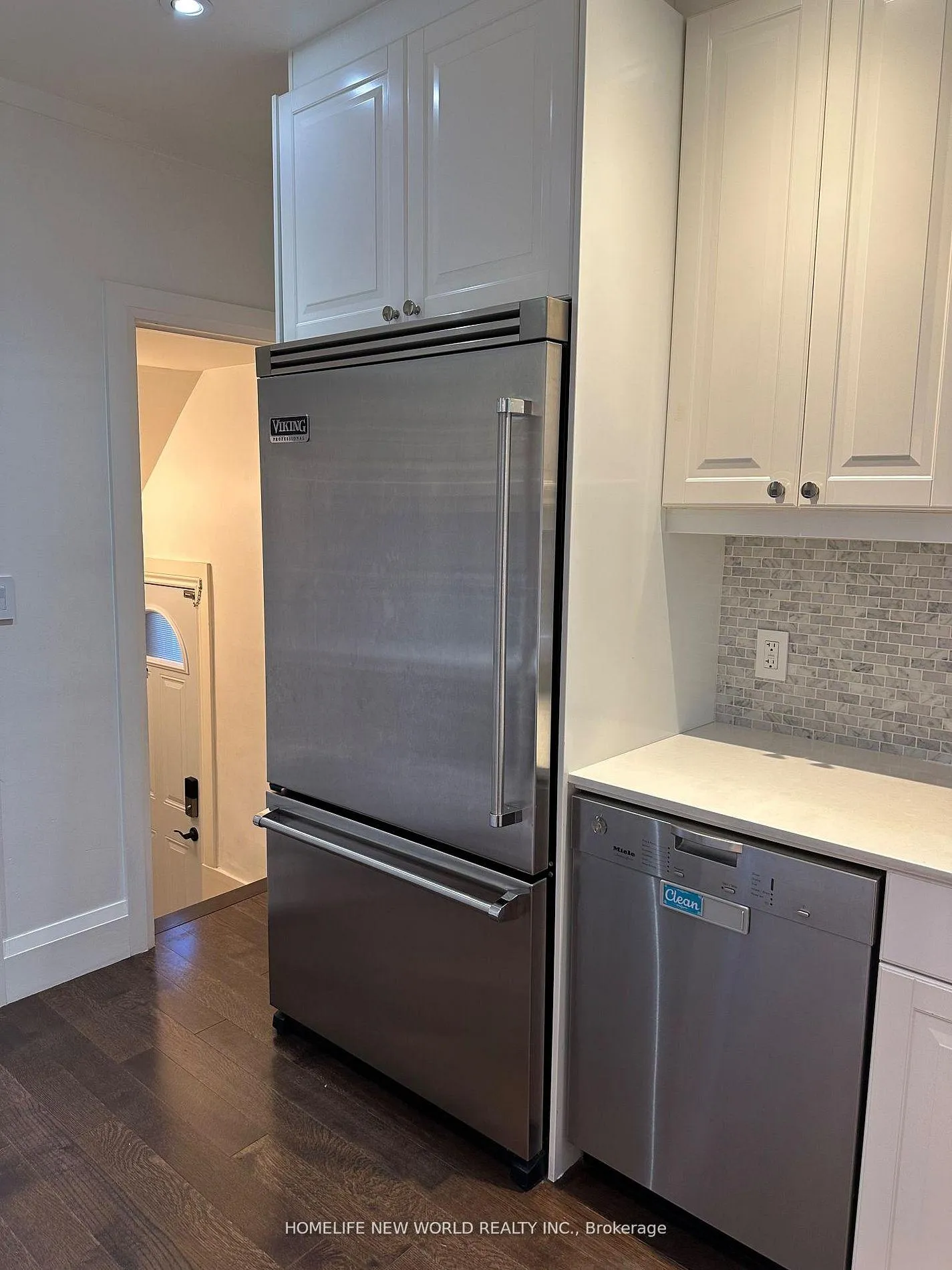 Photo 7 of 1621 Mount Pleasant Road, Toronto, Lawrence Park North — HOMEH