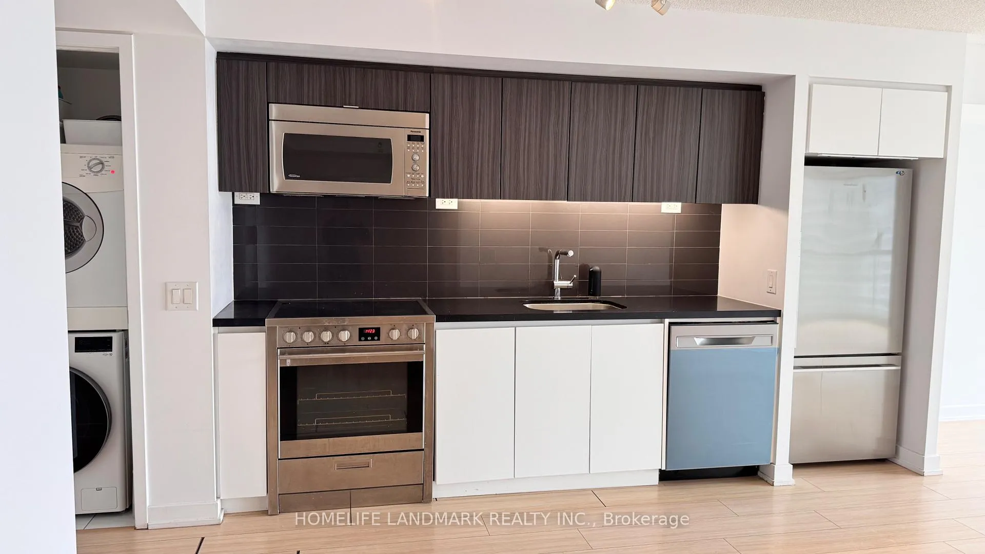 Front of Unit 2303, 85 Queens Wharf Road