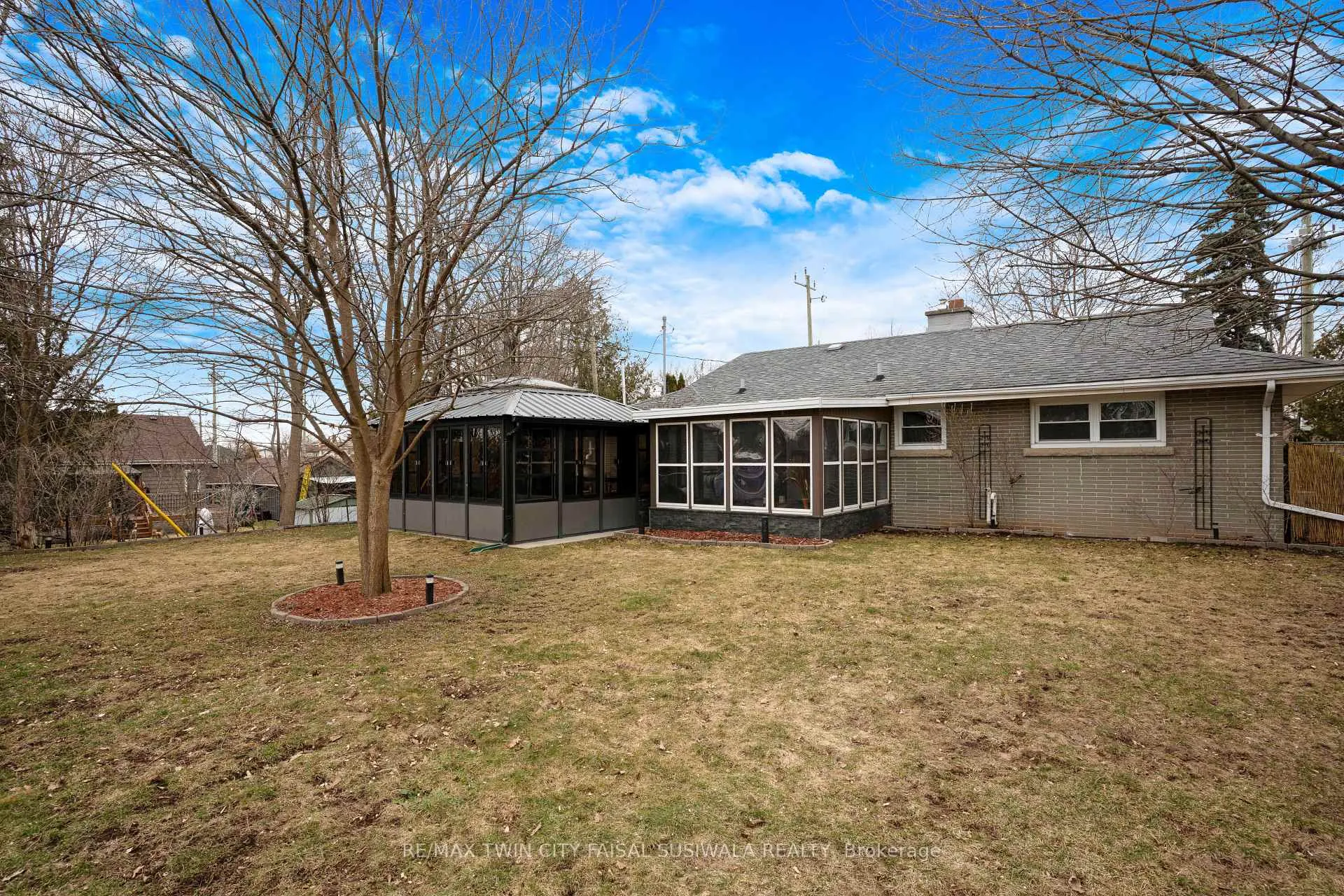 Photo 4 of 460 Bishop Street N, Cambridge — HOMEH
