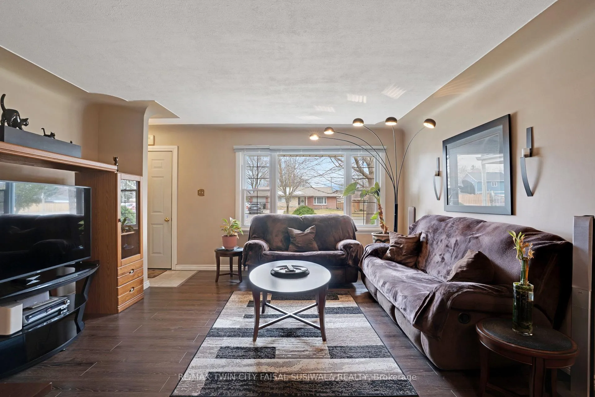 Photo 20 of 460 Bishop Street N, Cambridge — HOMEH