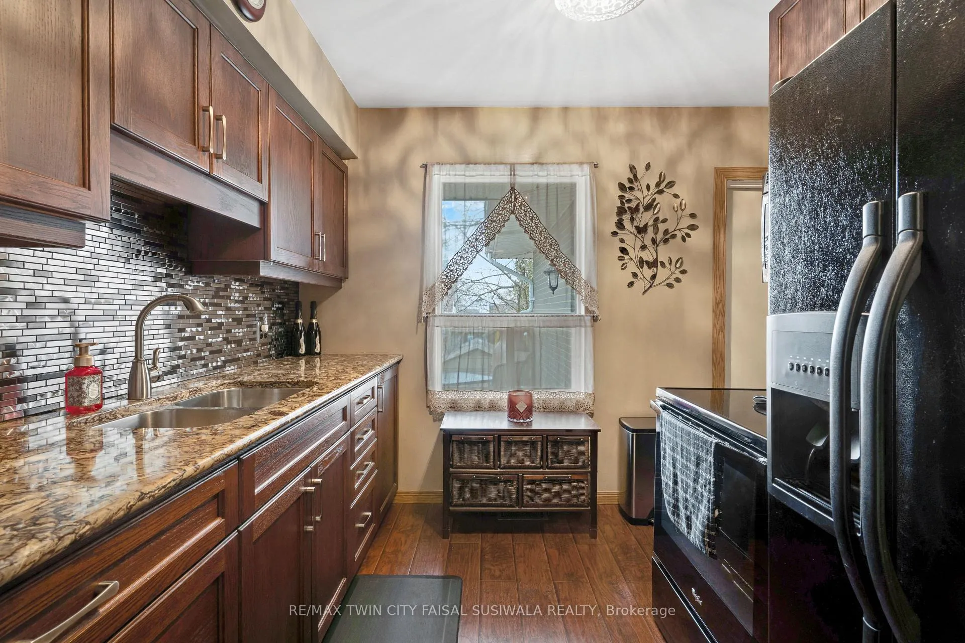 Photo 25 of 460 Bishop Street N, Cambridge — HOMEH